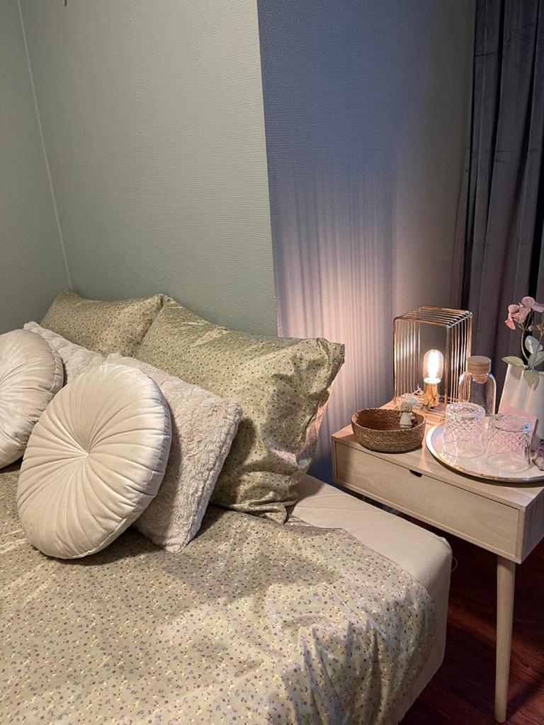 Bright & Spacious Apartment by the Sea, Free Parking, 10min to Airport, 12min to Ålesund