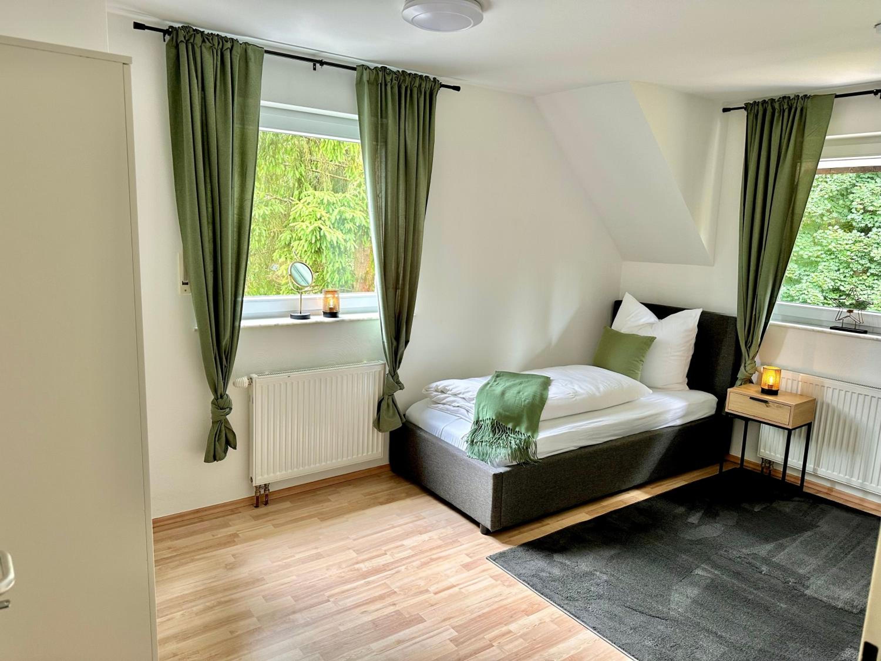 Haus am Wald mit Whirlpool, Garten, Kamin und voll ausgestatteter Küche
