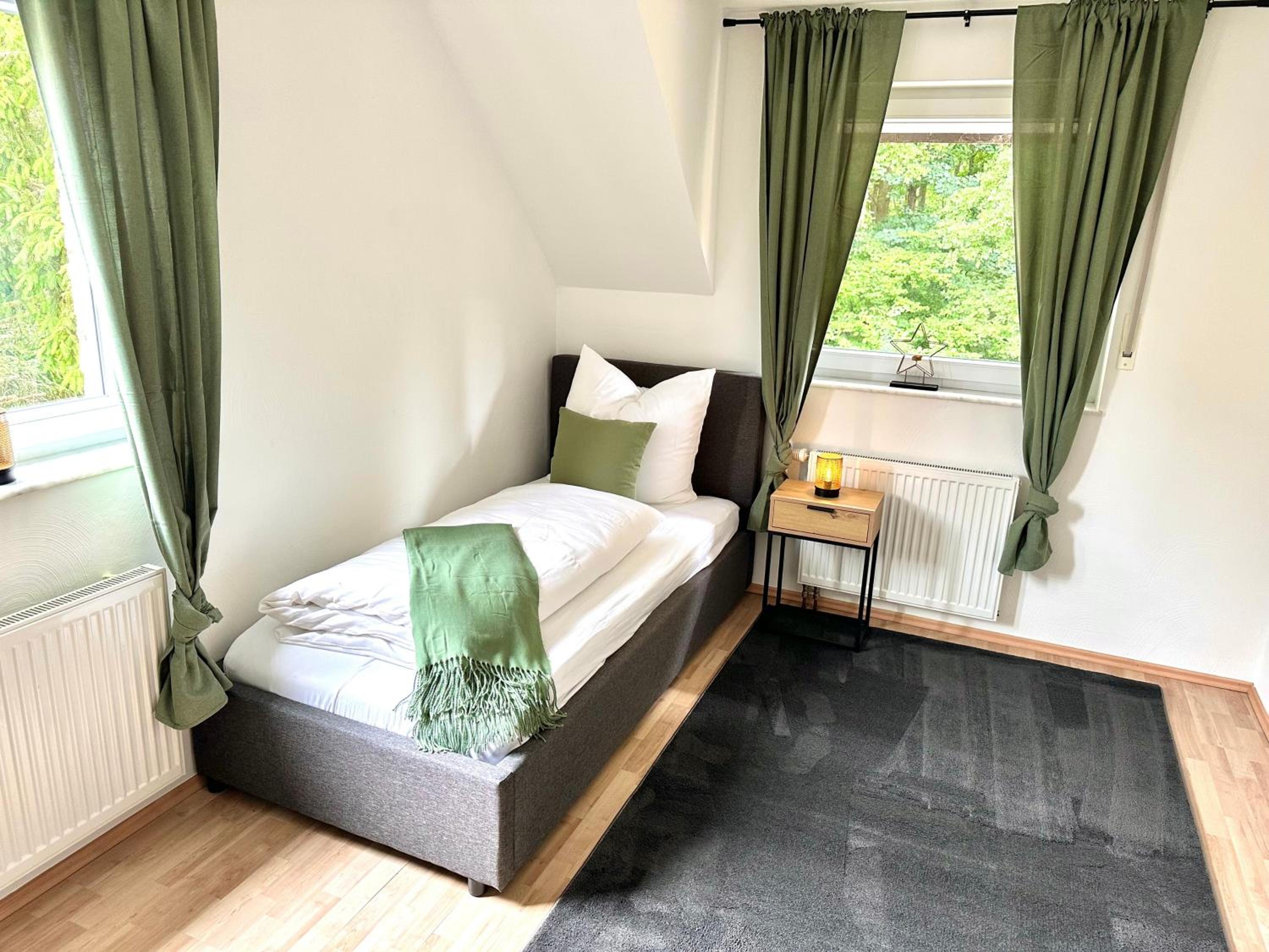 Haus am Wald mit Whirlpool, Garten, Kamin und voll ausgestatteter Küche