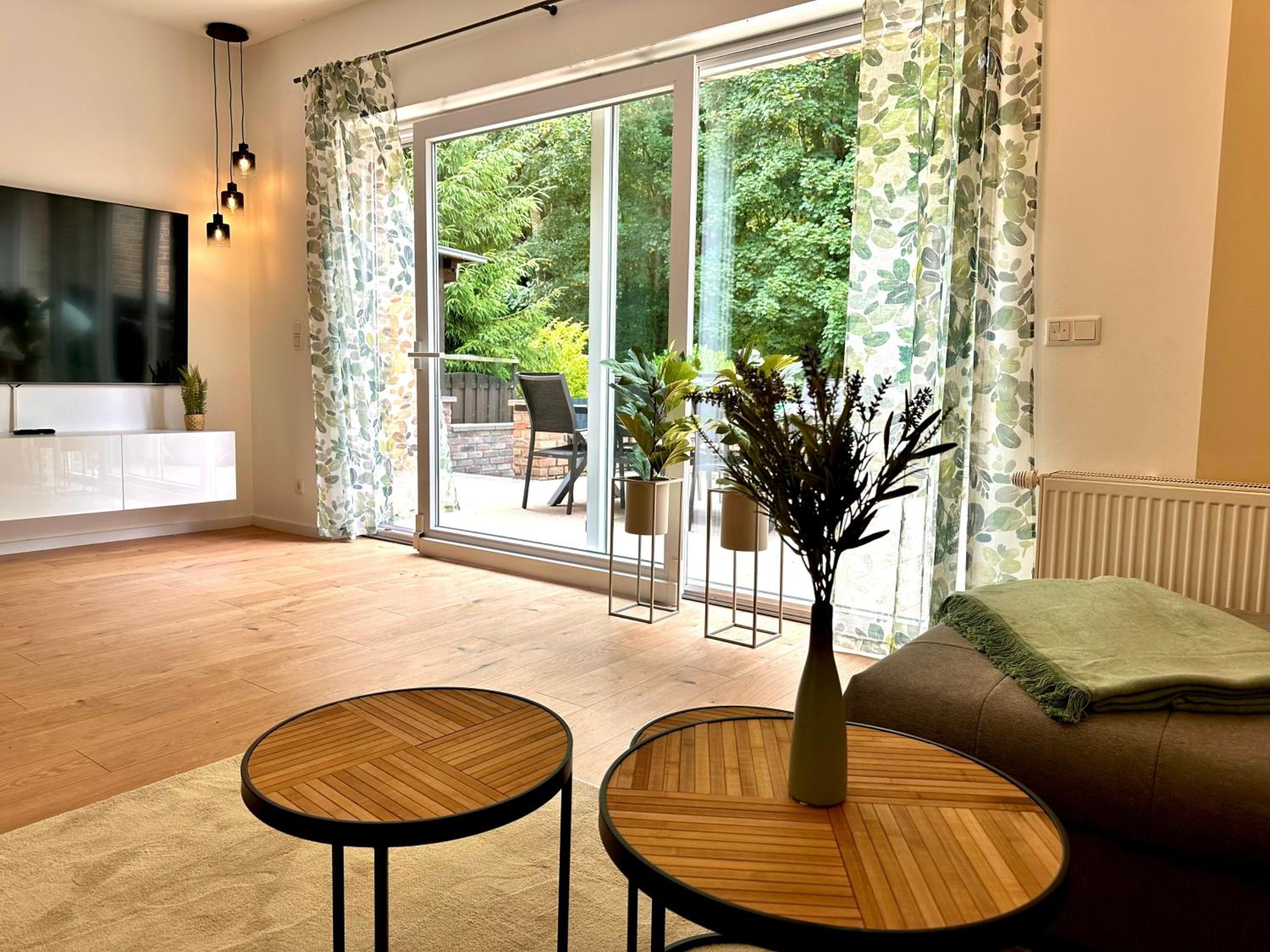 Haus am Wald mit Whirlpool, Garten, Kamin und voll ausgestatteter Küche