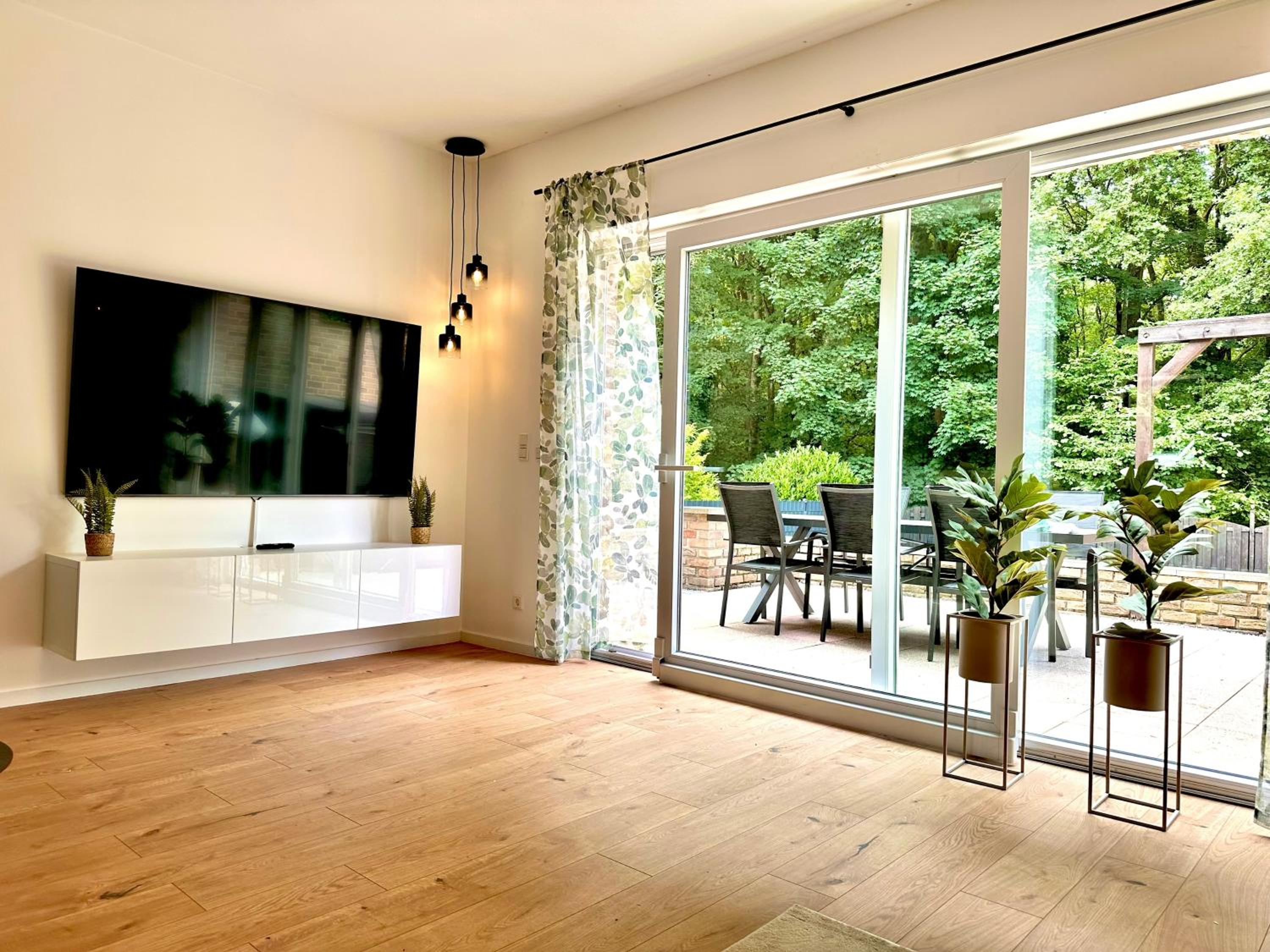 Haus am Wald mit Whirlpool, Garten, Kamin und voll ausgestatteter Küche