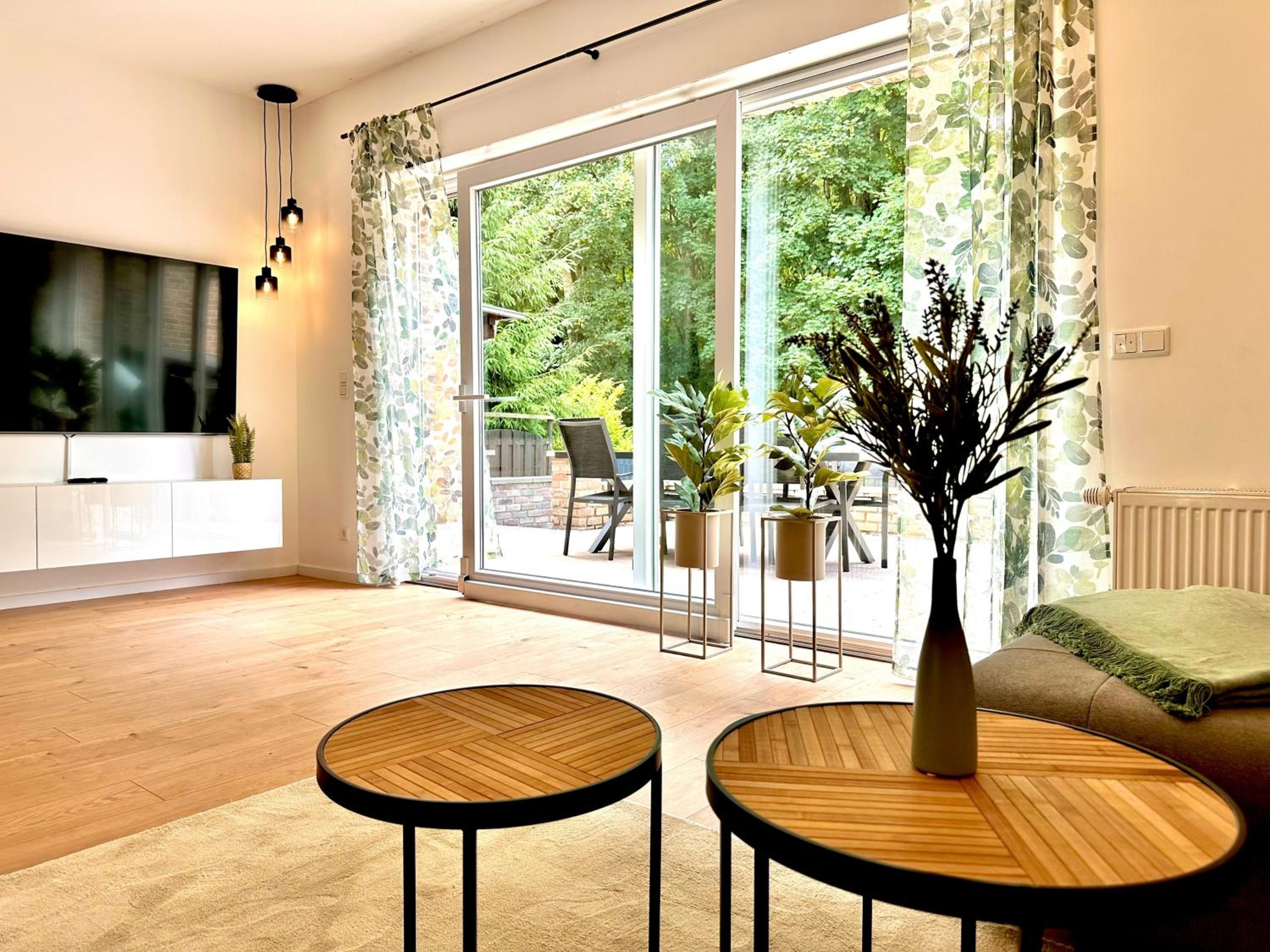 Haus am Wald mit Whirlpool, Garten, Kamin und voll ausgestatteter Küche