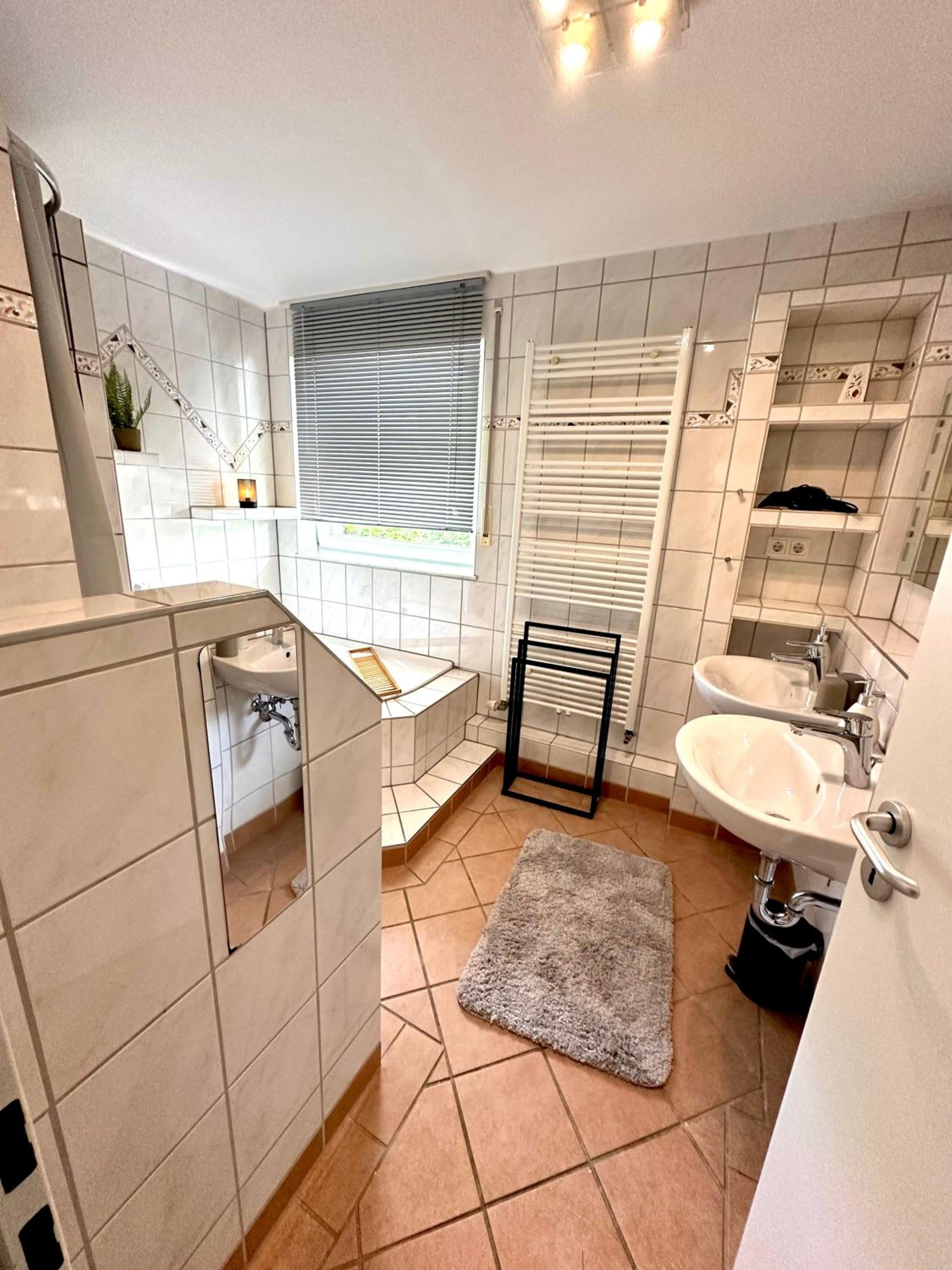 Haus am Wald mit Whirlpool, Garten, Kamin und voll ausgestatteter Küche
