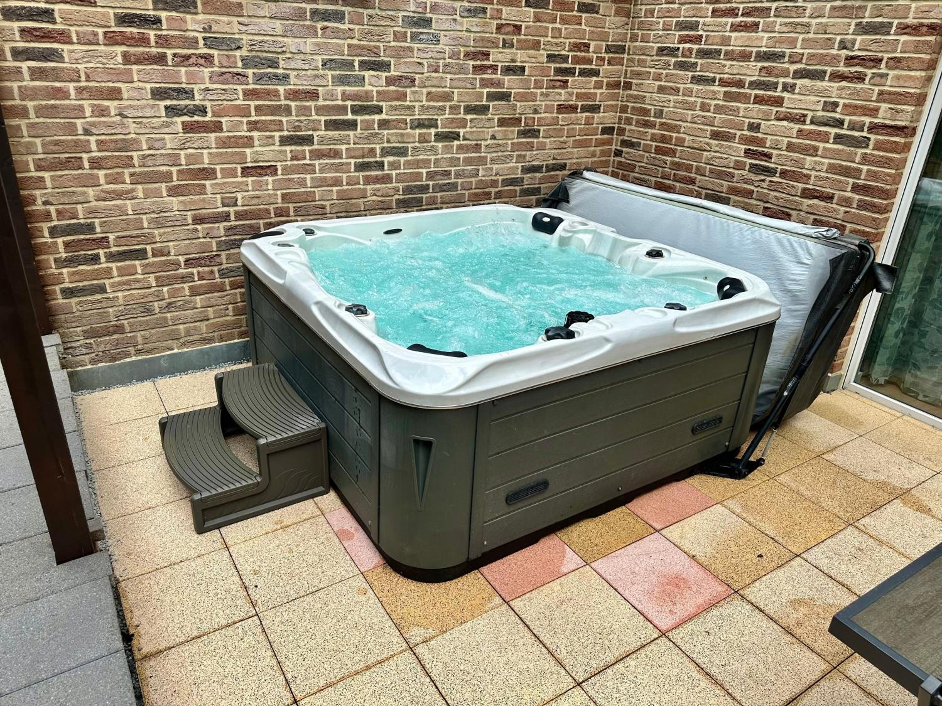Haus am Wald mit Whirlpool, Garten, Kamin und voll ausgestatteter Küche