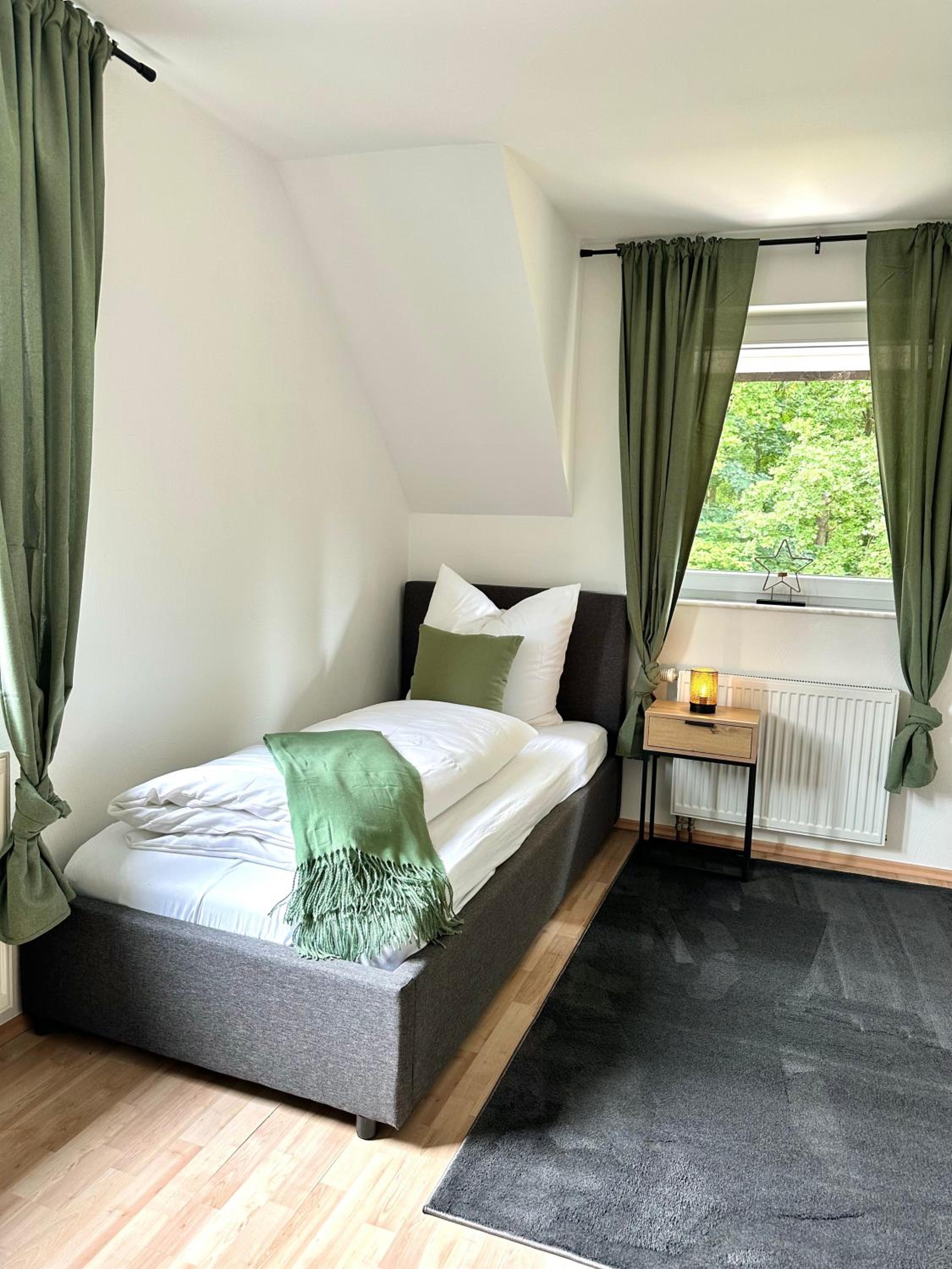 Haus am Wald mit Whirlpool, Garten, Kamin und voll ausgestatteter Küche