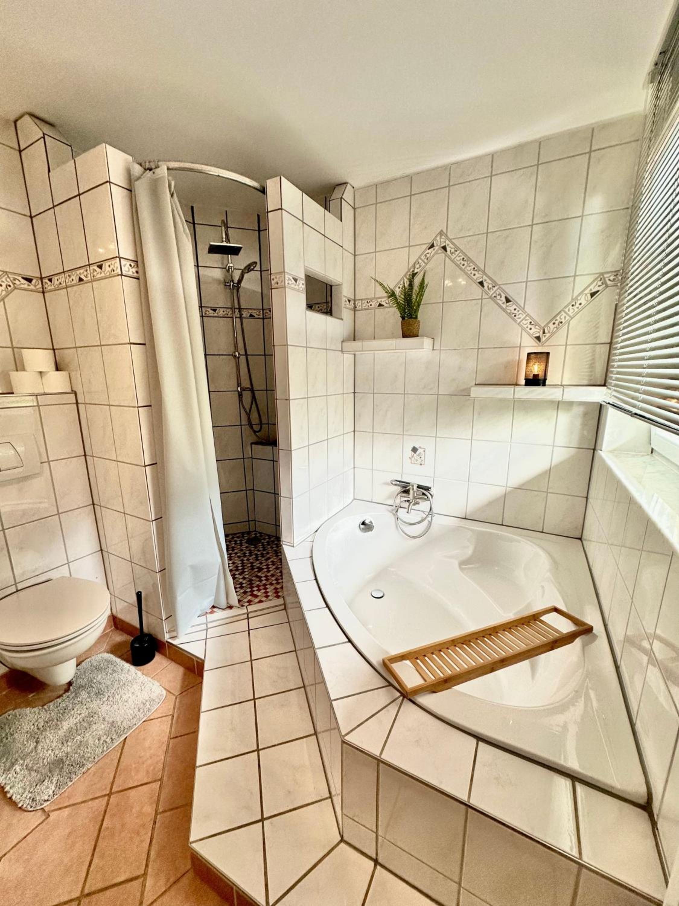 Haus am Wald mit Whirlpool, Garten, Kamin und voll ausgestatteter Küche
