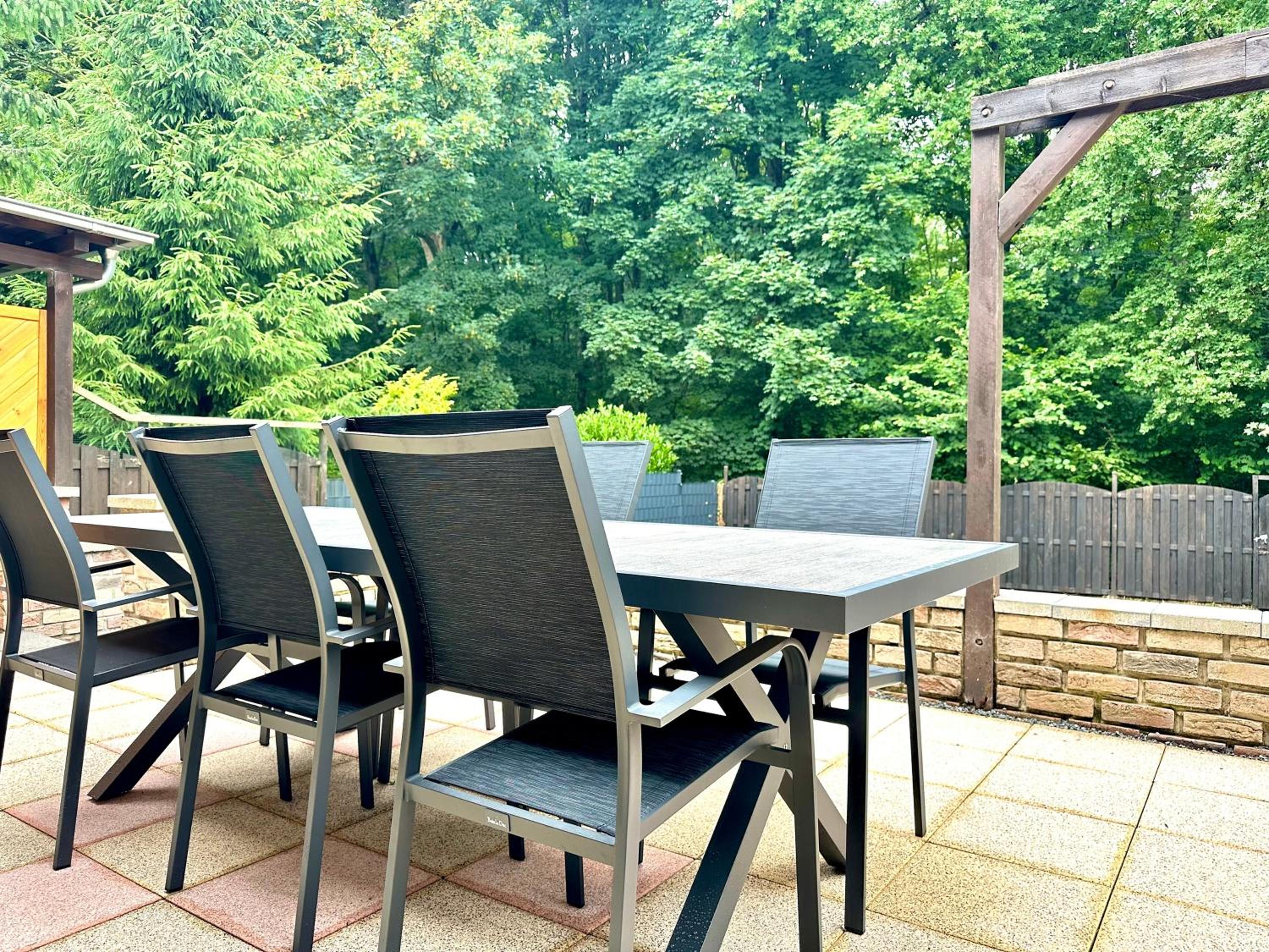 Haus am Wald mit Whirlpool, Garten, Kamin und voll ausgestatteter Küche