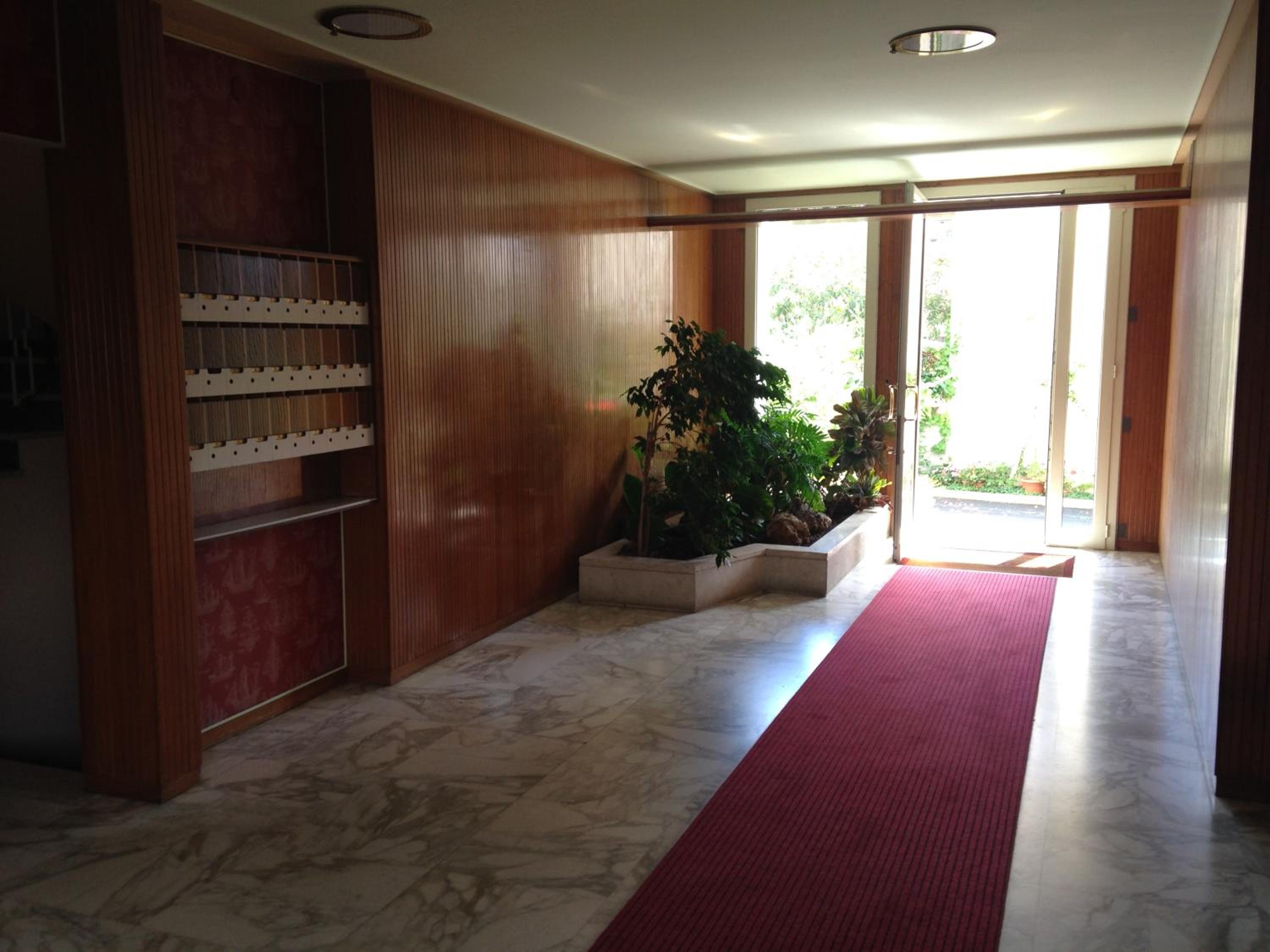 Tirrenia beach house - sea front with private beach view 5