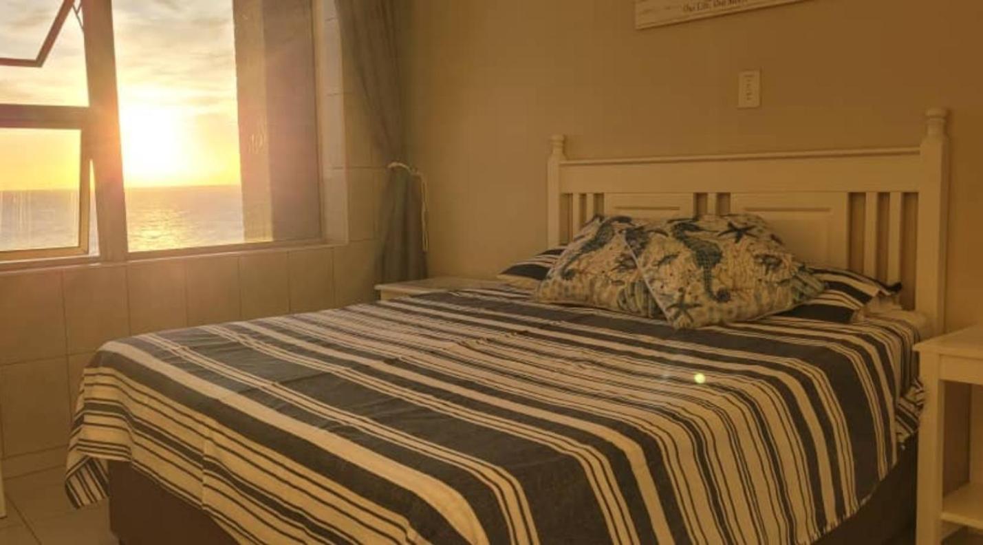 Peacehaven's Top Floor Gem 703