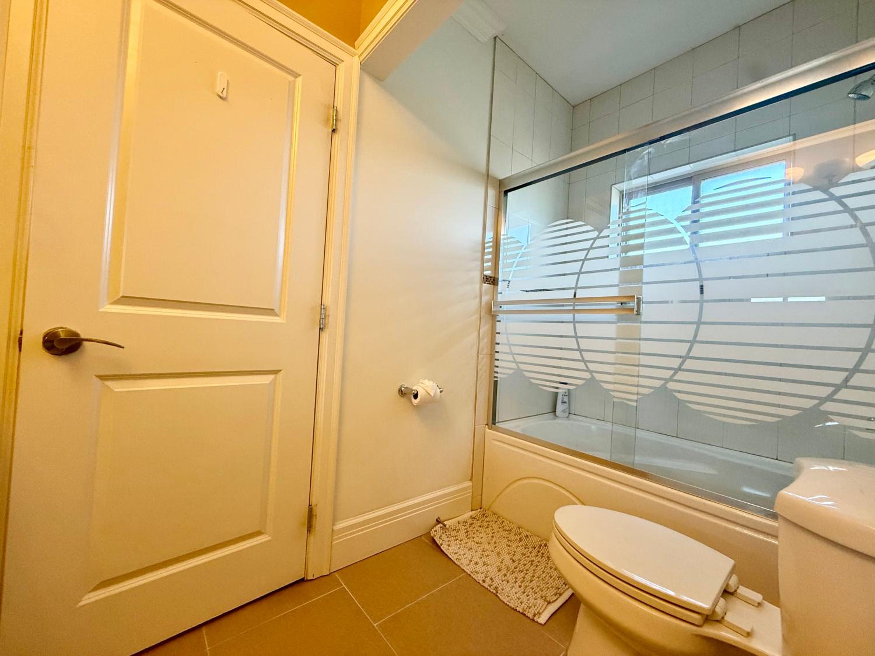 Peaceful Retreat in Arbutus