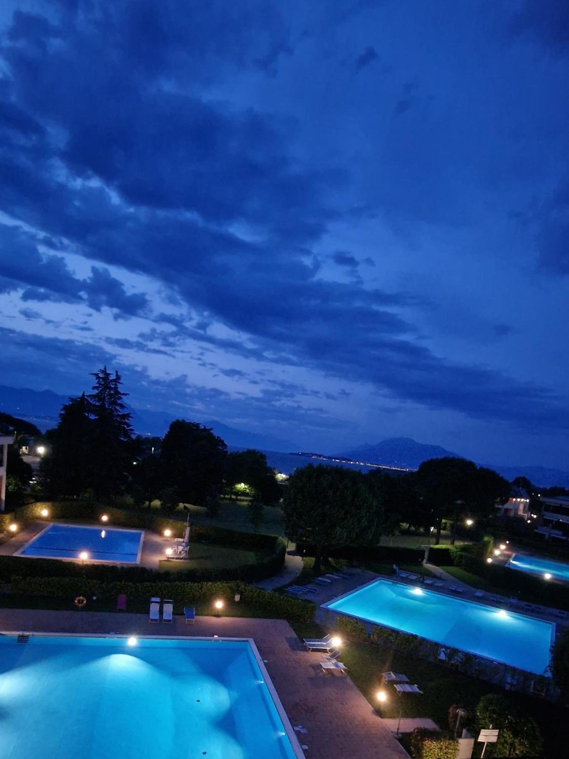 Gloria Vista Lago