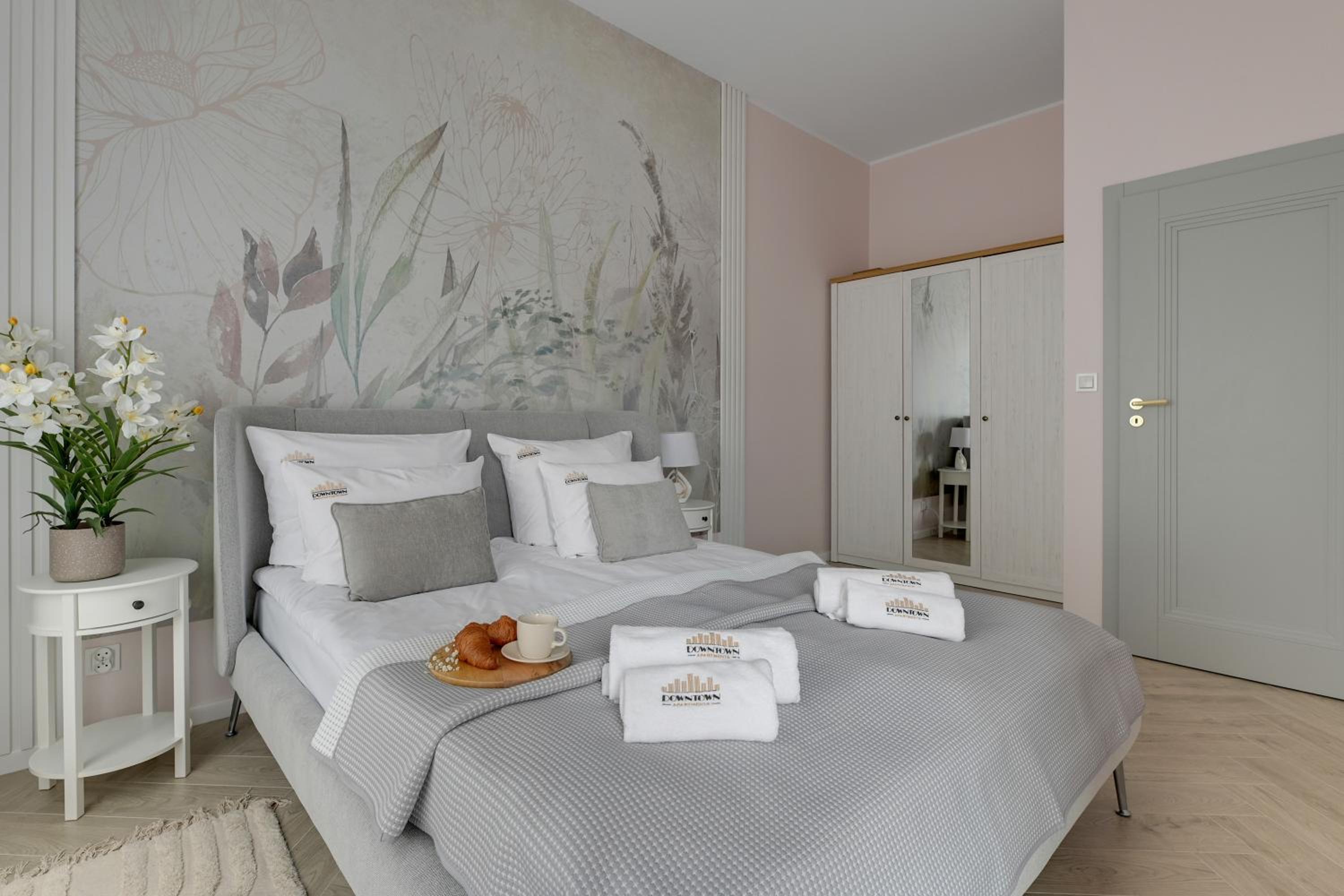 Bulvar & Parking by Downtown Apartments