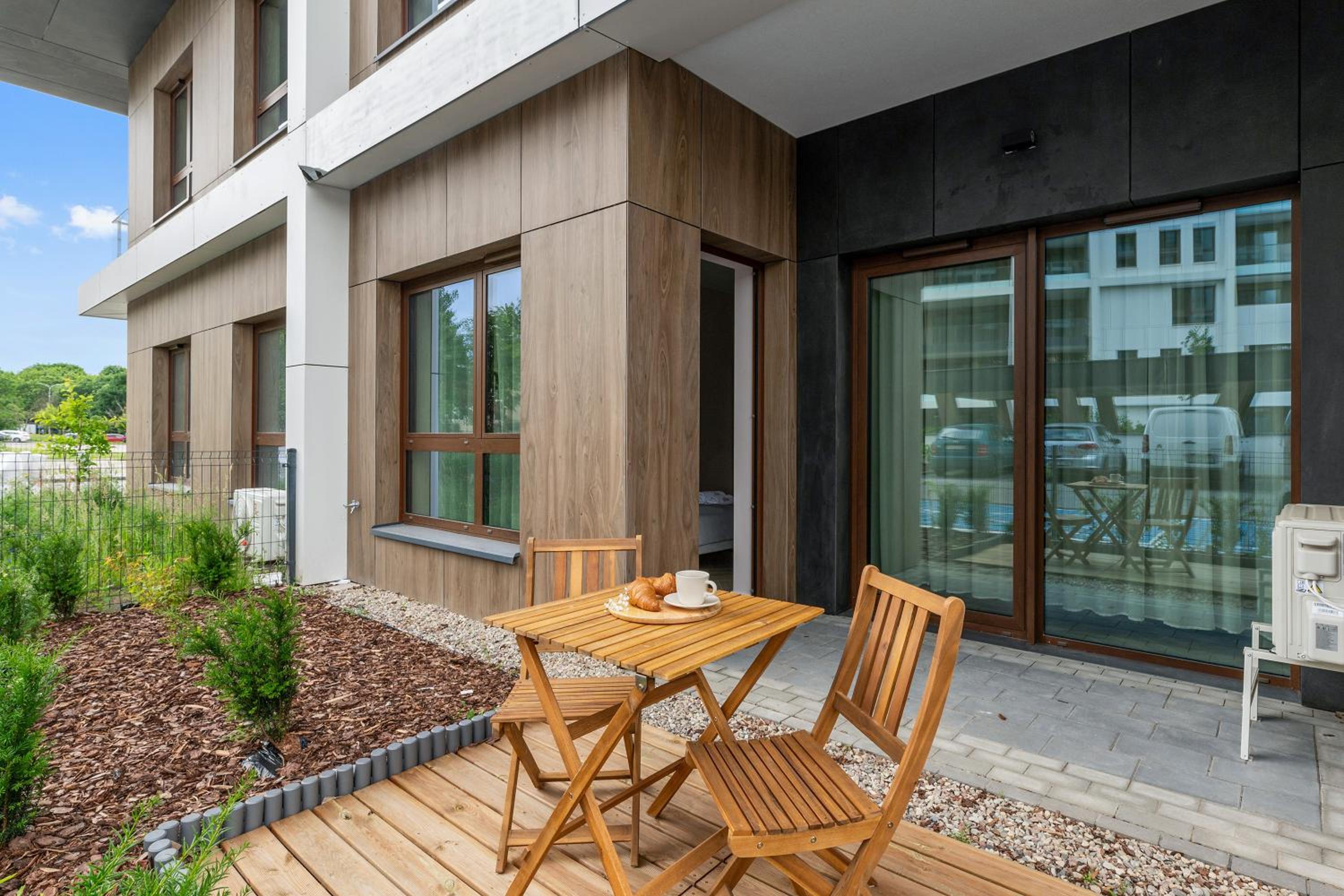 Bulvar & Parking by Downtown Apartments