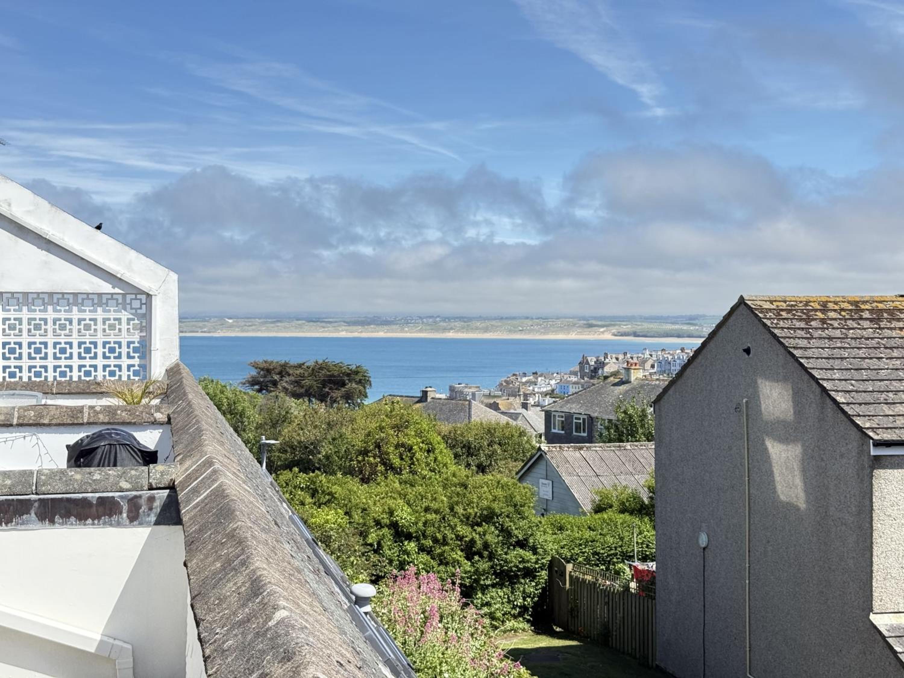 5 Ayr Court