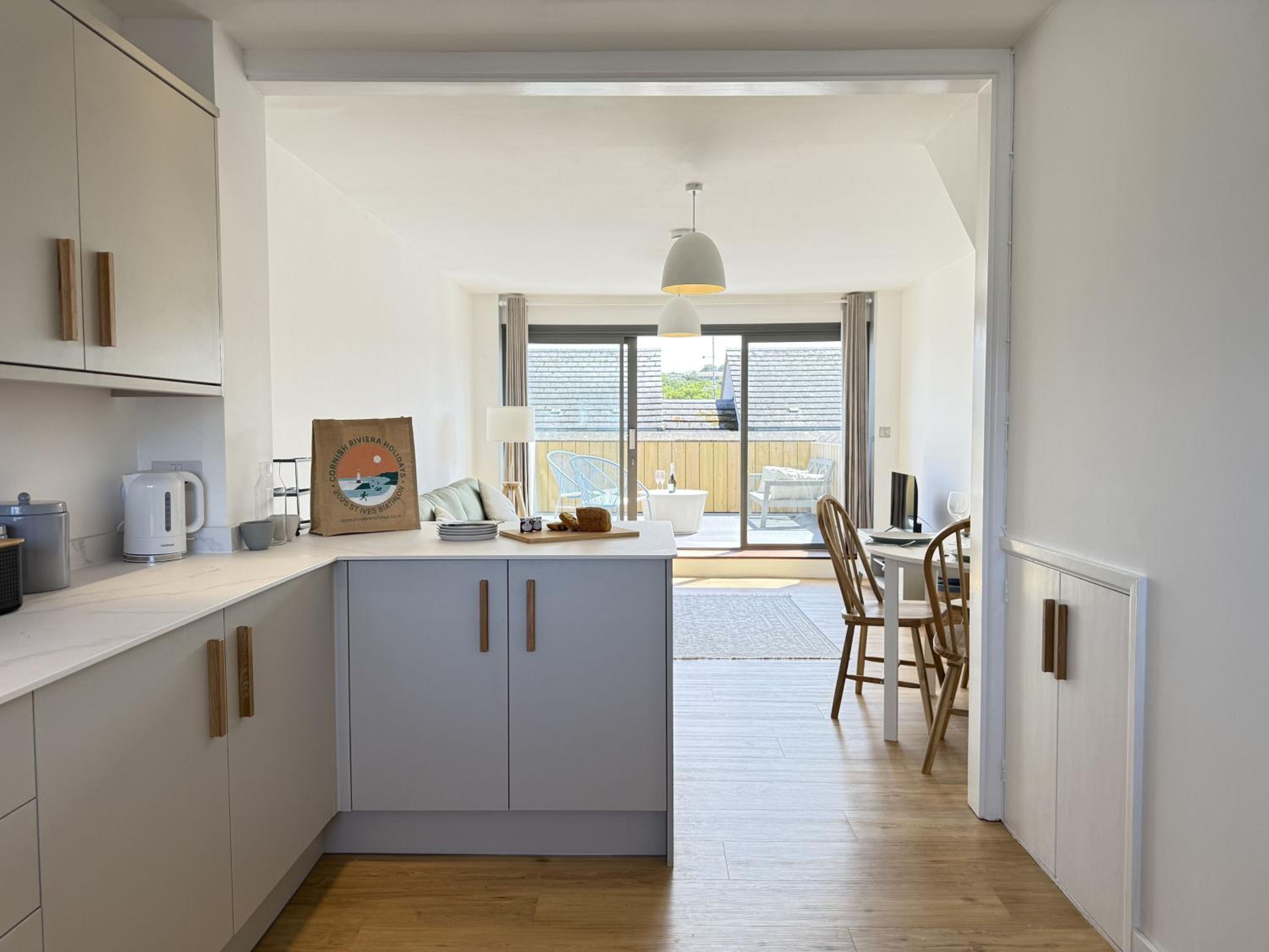 5 Ayr Court