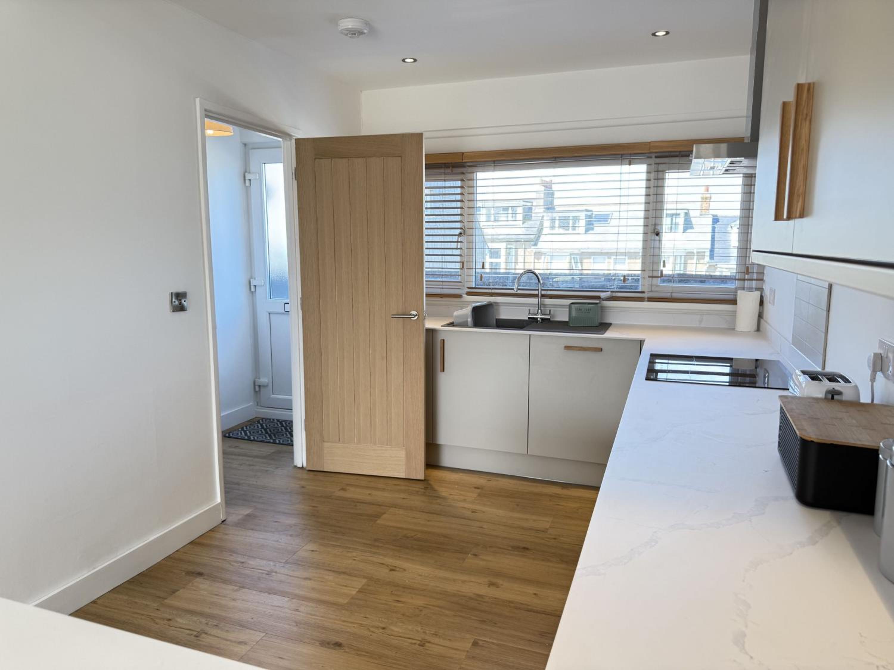 5 Ayr Court