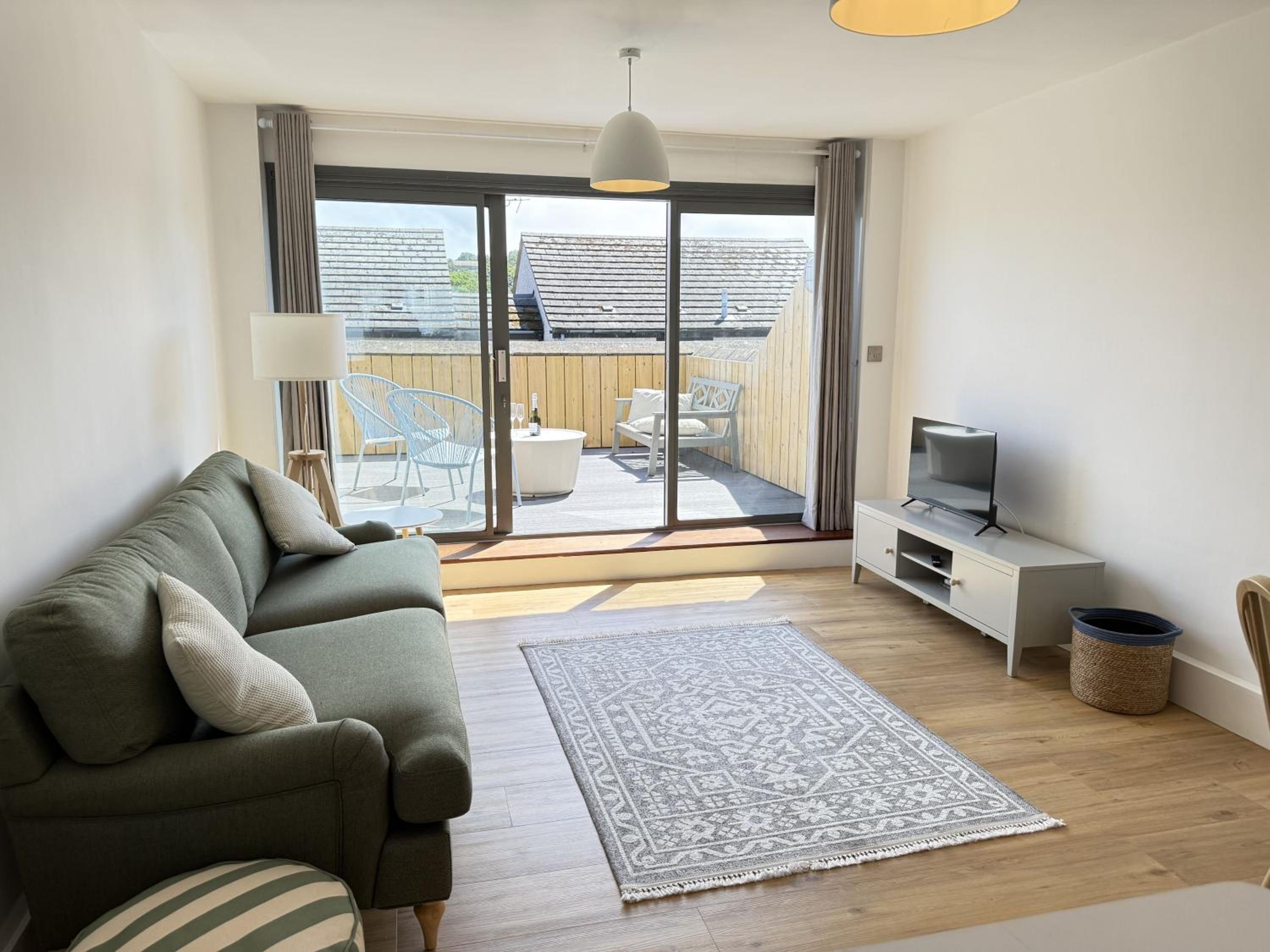 5 Ayr Court