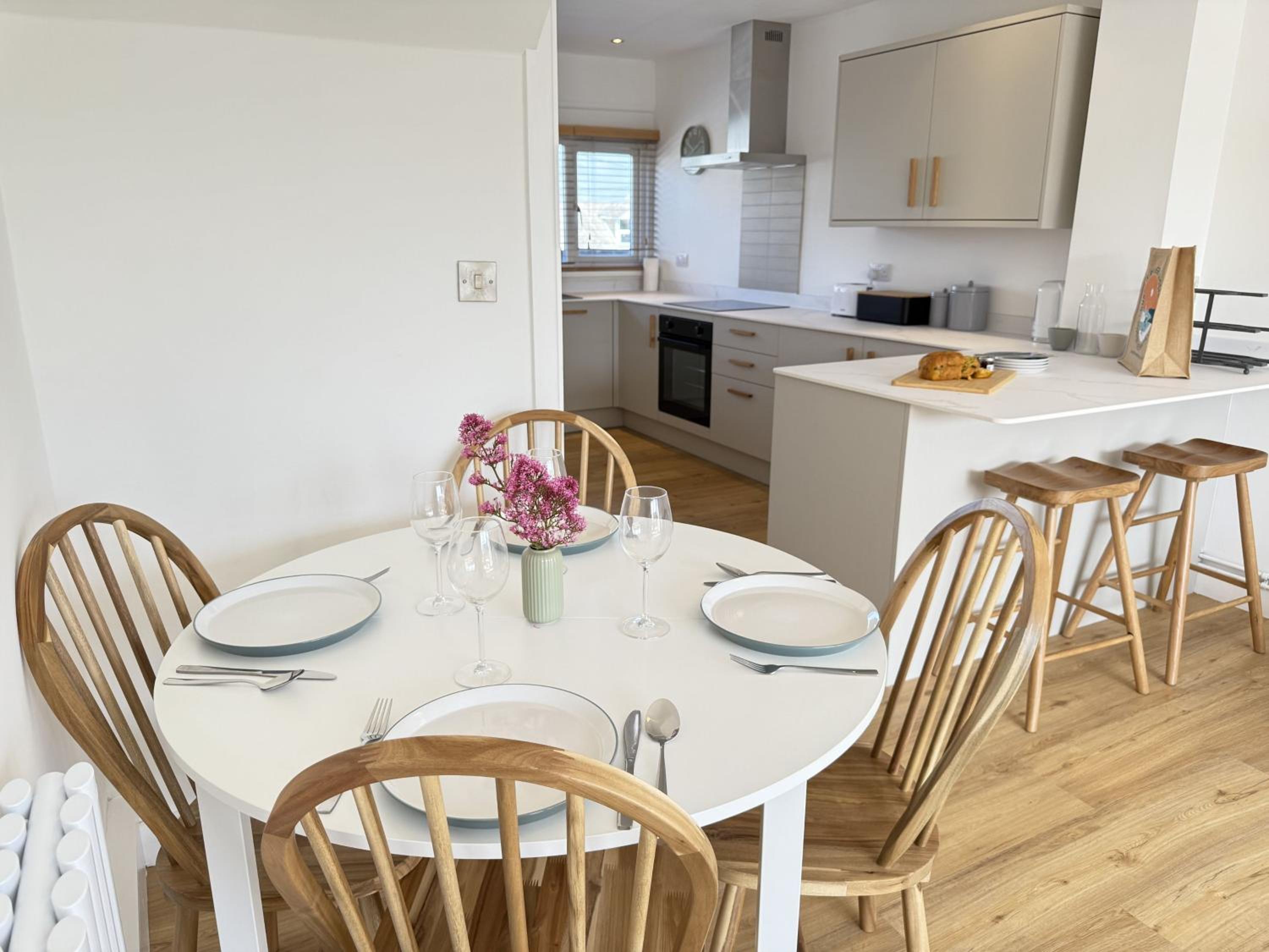 5 Ayr Court