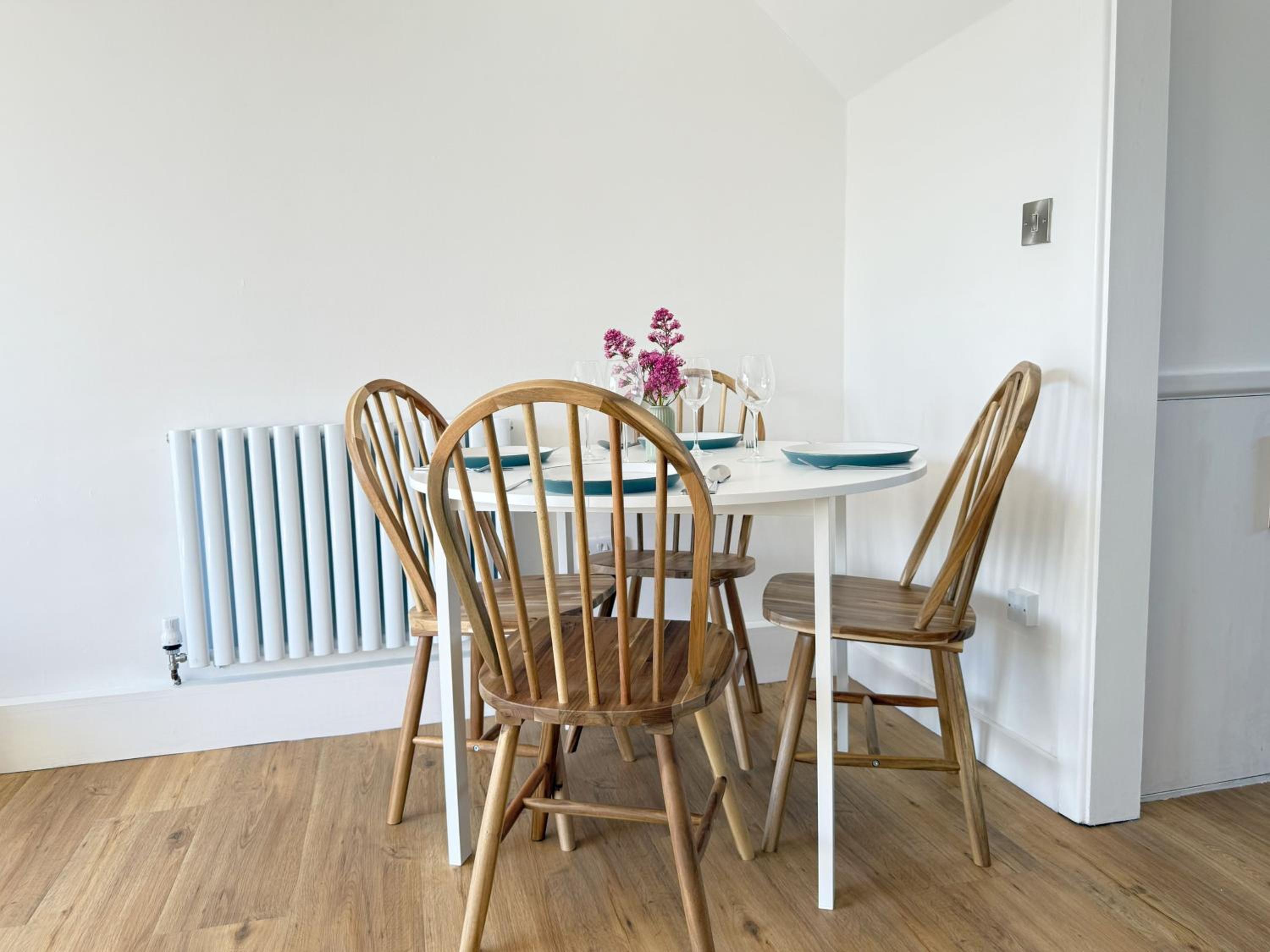 5 Ayr Court