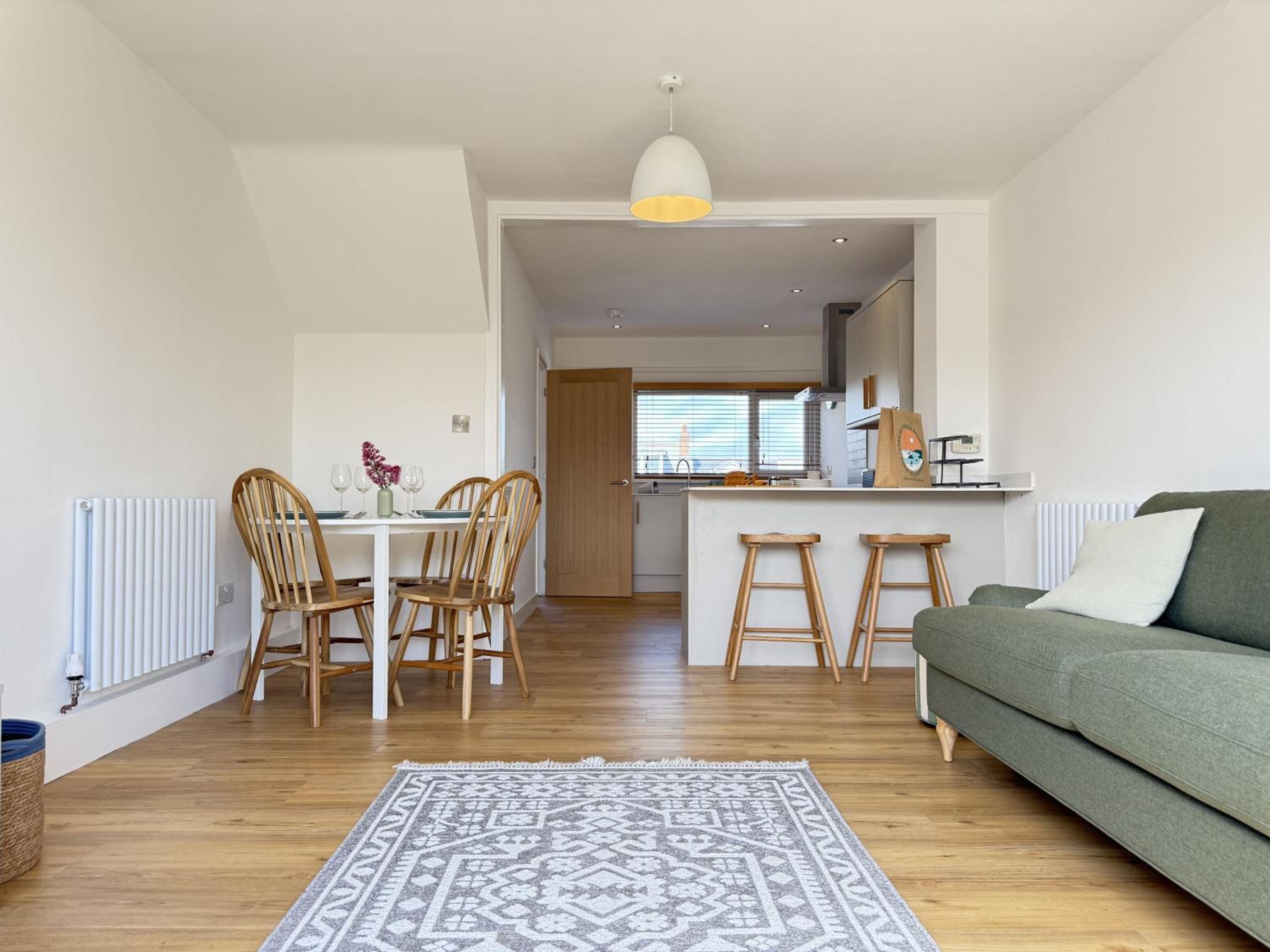 5 Ayr Court