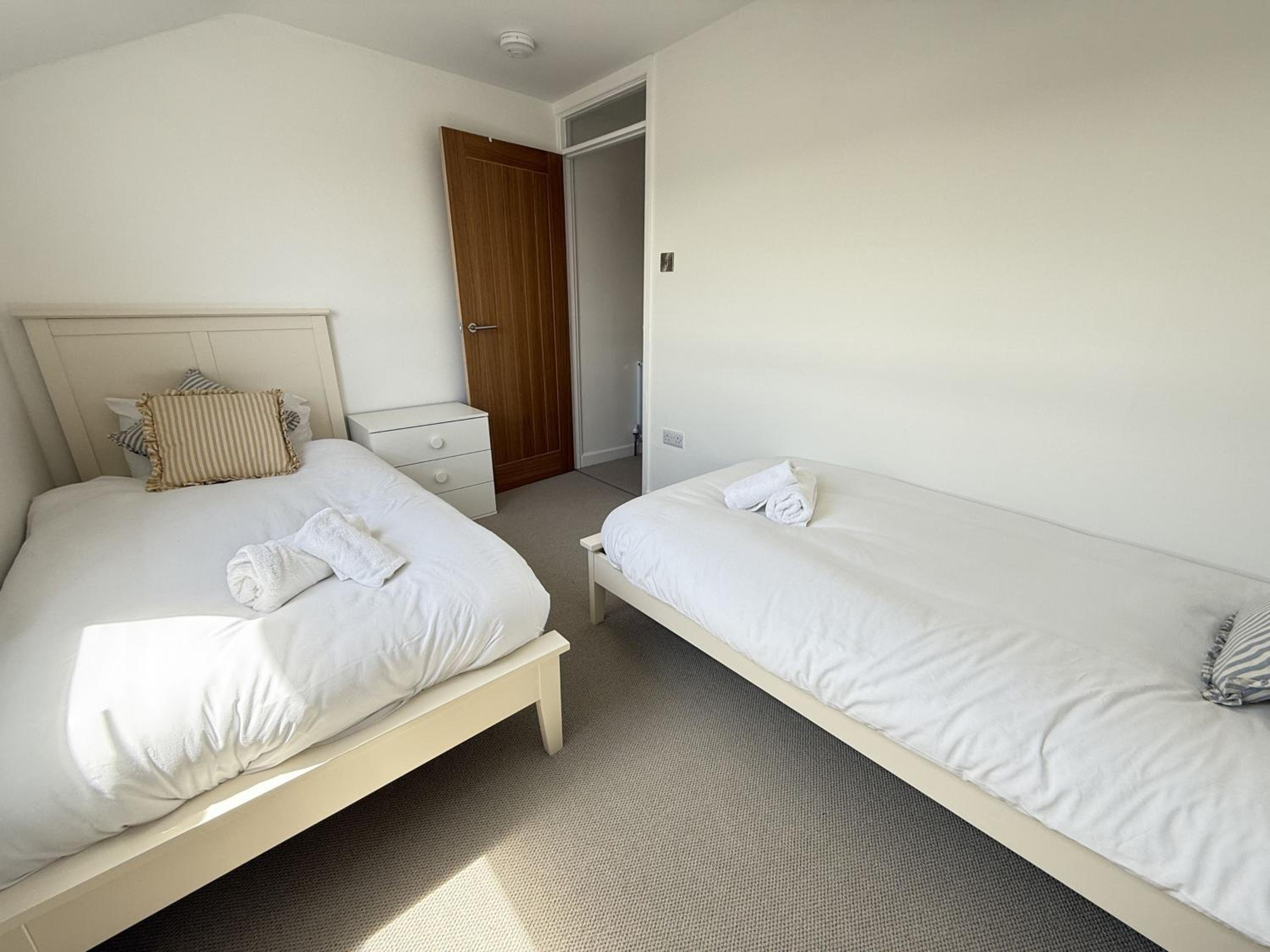 5 Ayr Court