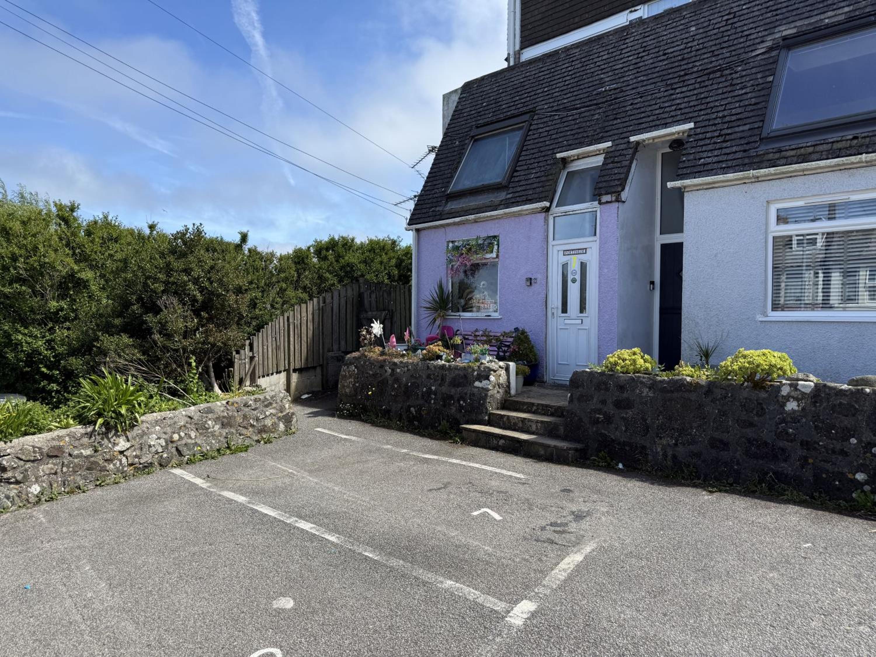 5 Ayr Court