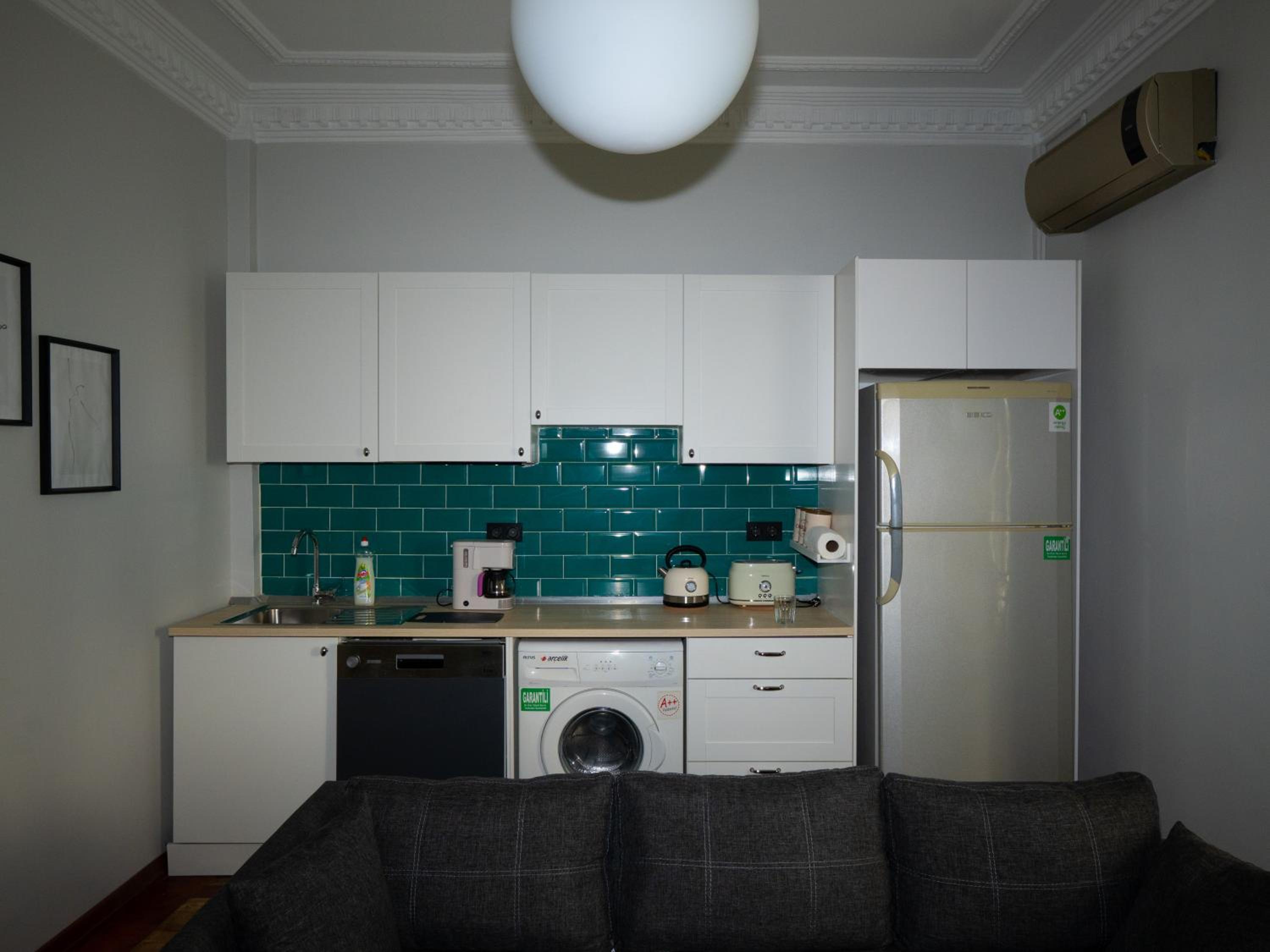 Taksim Green Flat Back