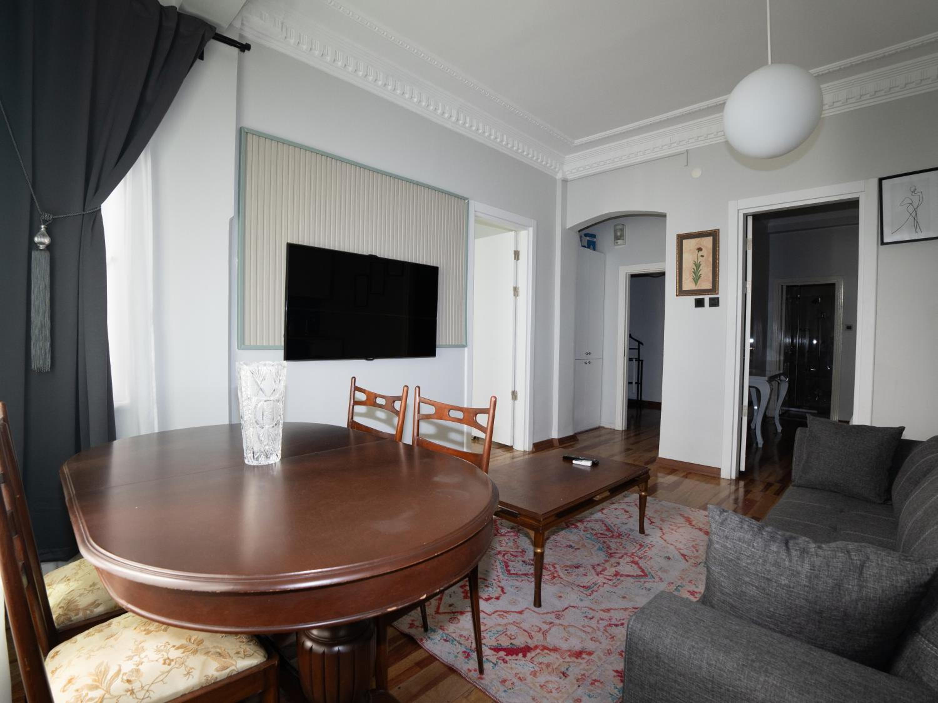 Taksim Green Flat Back