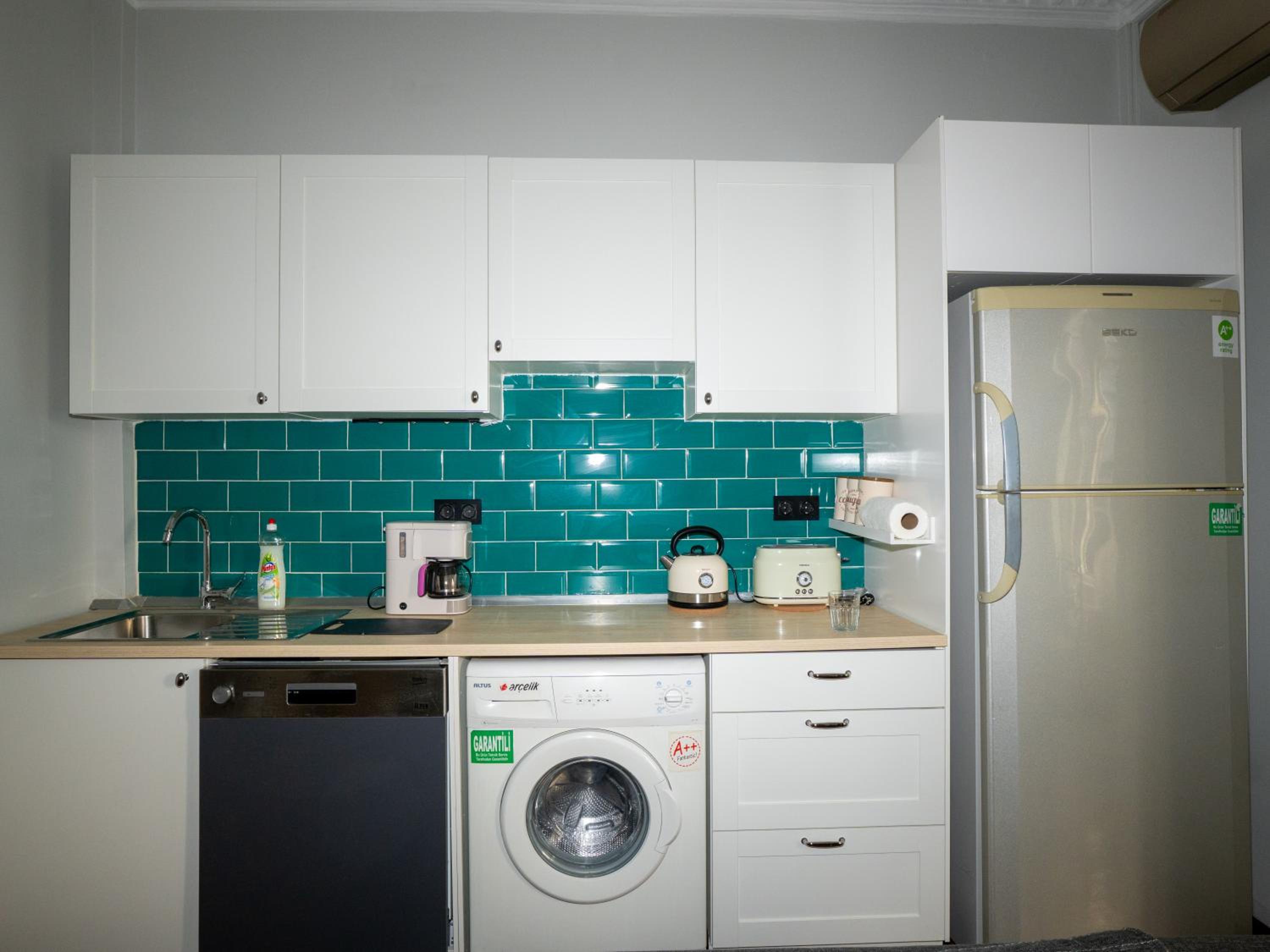 Taksim Green Flat Back