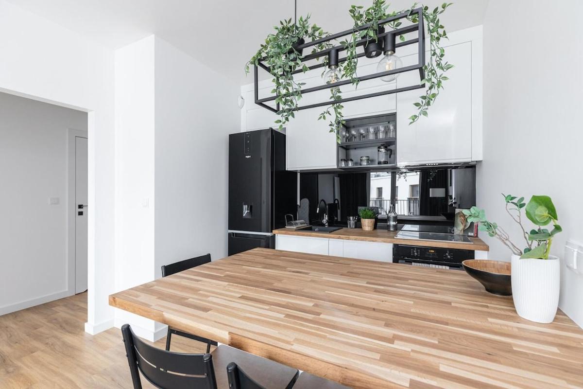 Św Stanisława 210 SuperApart - Modern Apartment with Parking