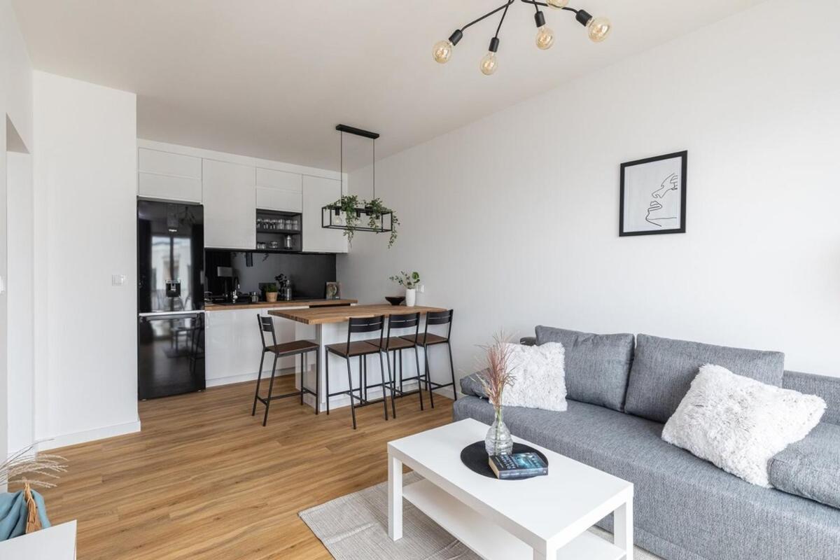 Św Stanisława 210 SuperApart - Modern Apartment with Parking