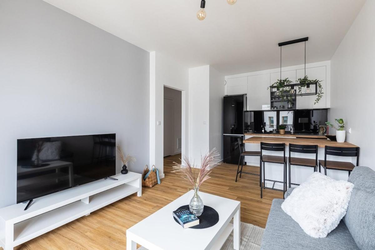 Św Stanisława 210 SuperApart - Modern Apartment with Parking