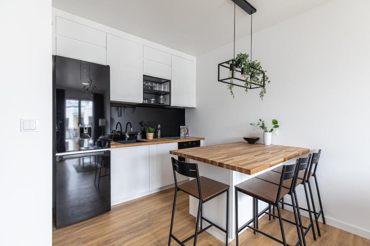 Św Stanisława 210 SuperApart - Modern Apartment with Parking