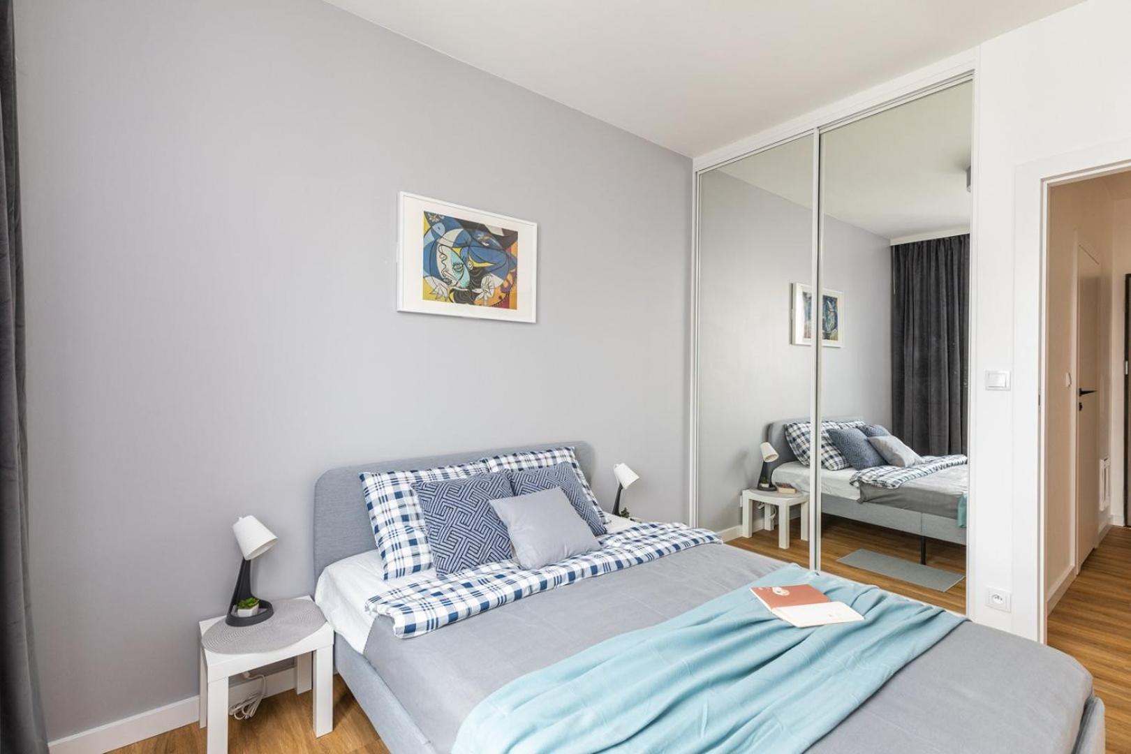 Św Stanisława 210 SuperApart - Modern Apartment with Parking