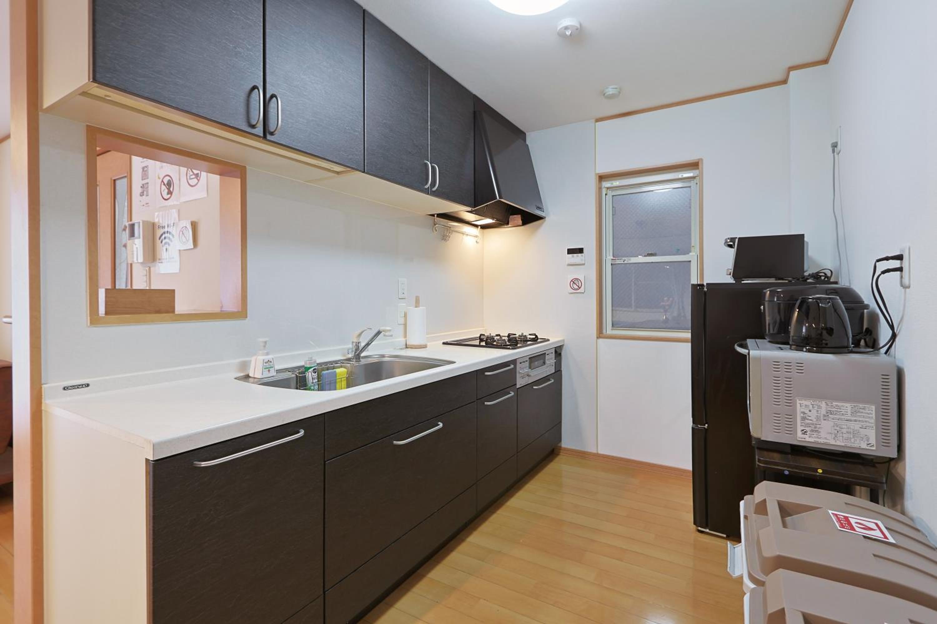 Spacious Family Home Sleeps 13 Near USJ & Osaka Station