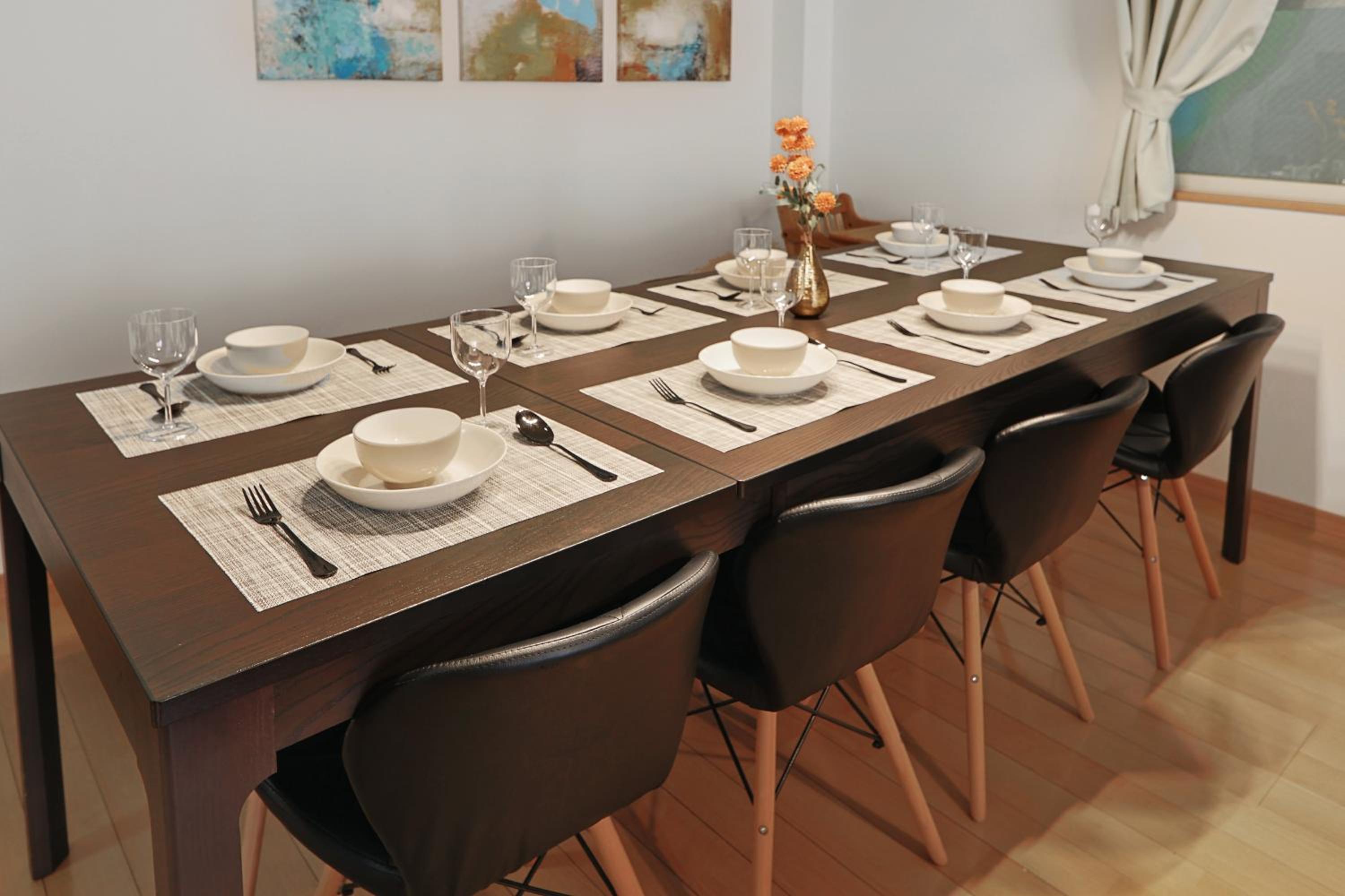 Spacious Family Home Sleeps 13 Near USJ & Osaka Station
