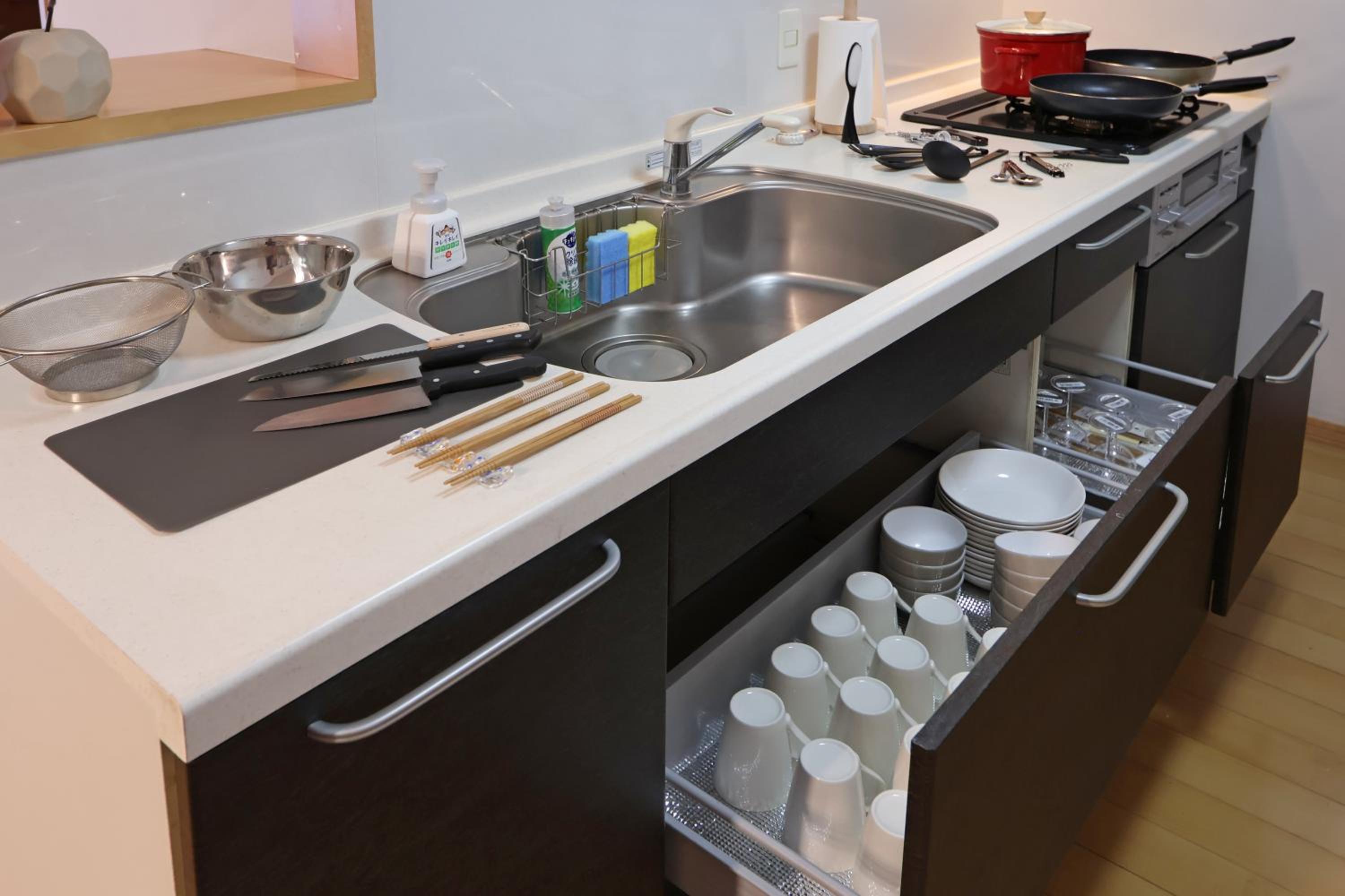 Spacious Family Home Sleeps 13 Near USJ & Osaka Station