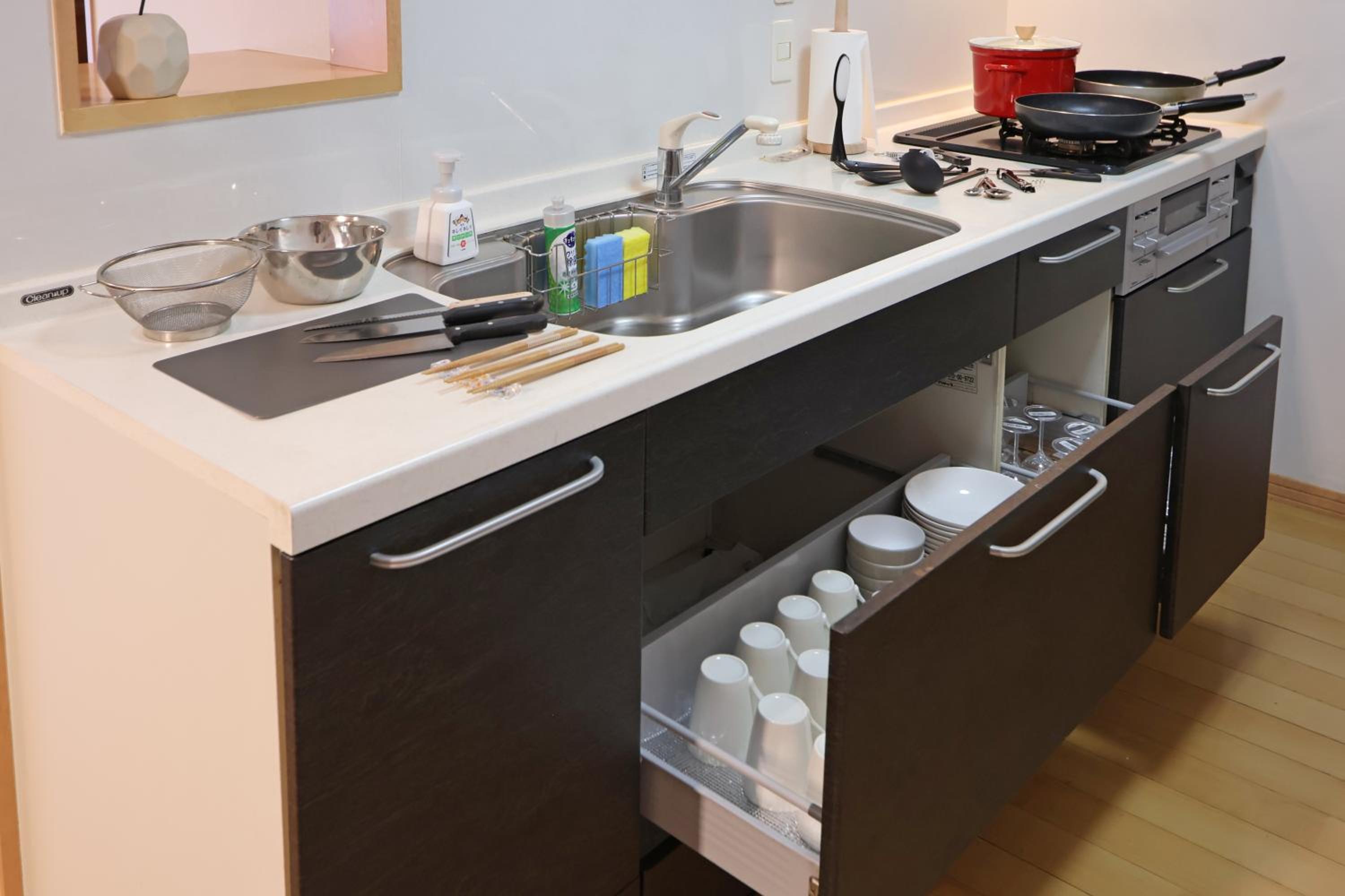 Spacious Family Home Sleeps 13 Near USJ & Osaka Station