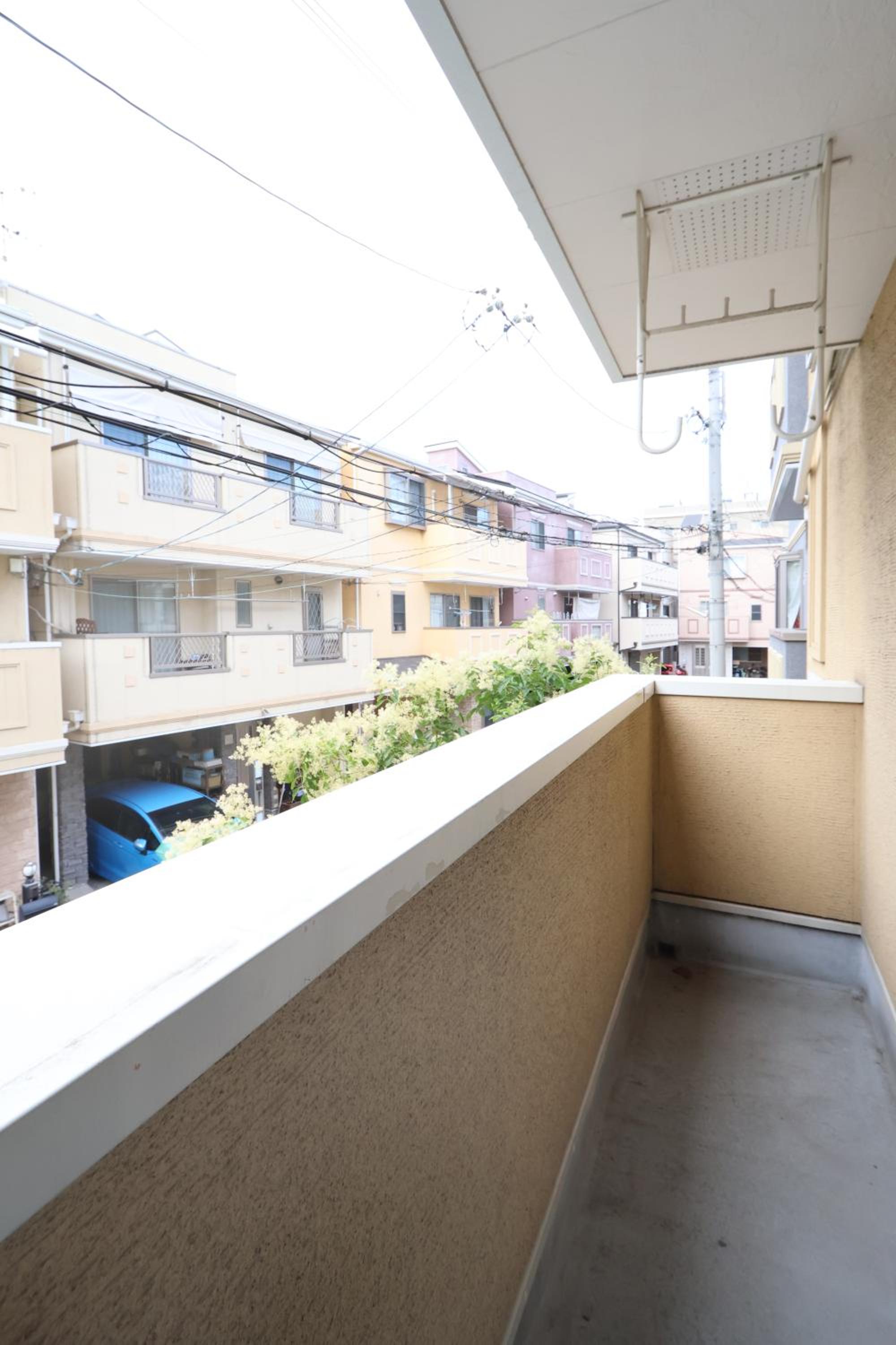 Spacious Family Home Sleeps 13 Near USJ & Osaka Station