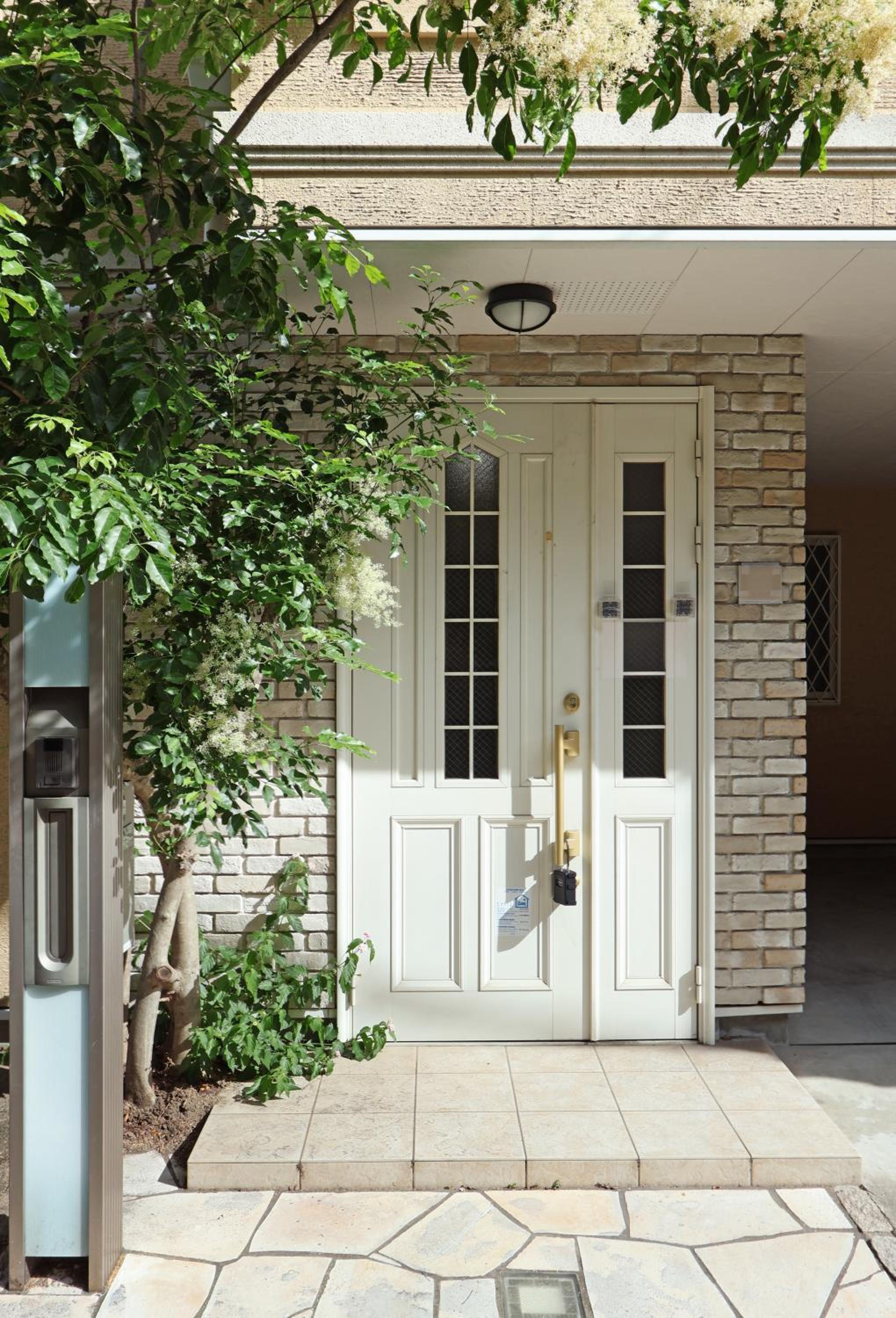 Spacious Family Home Sleeps 13 Near USJ & Osaka Station
