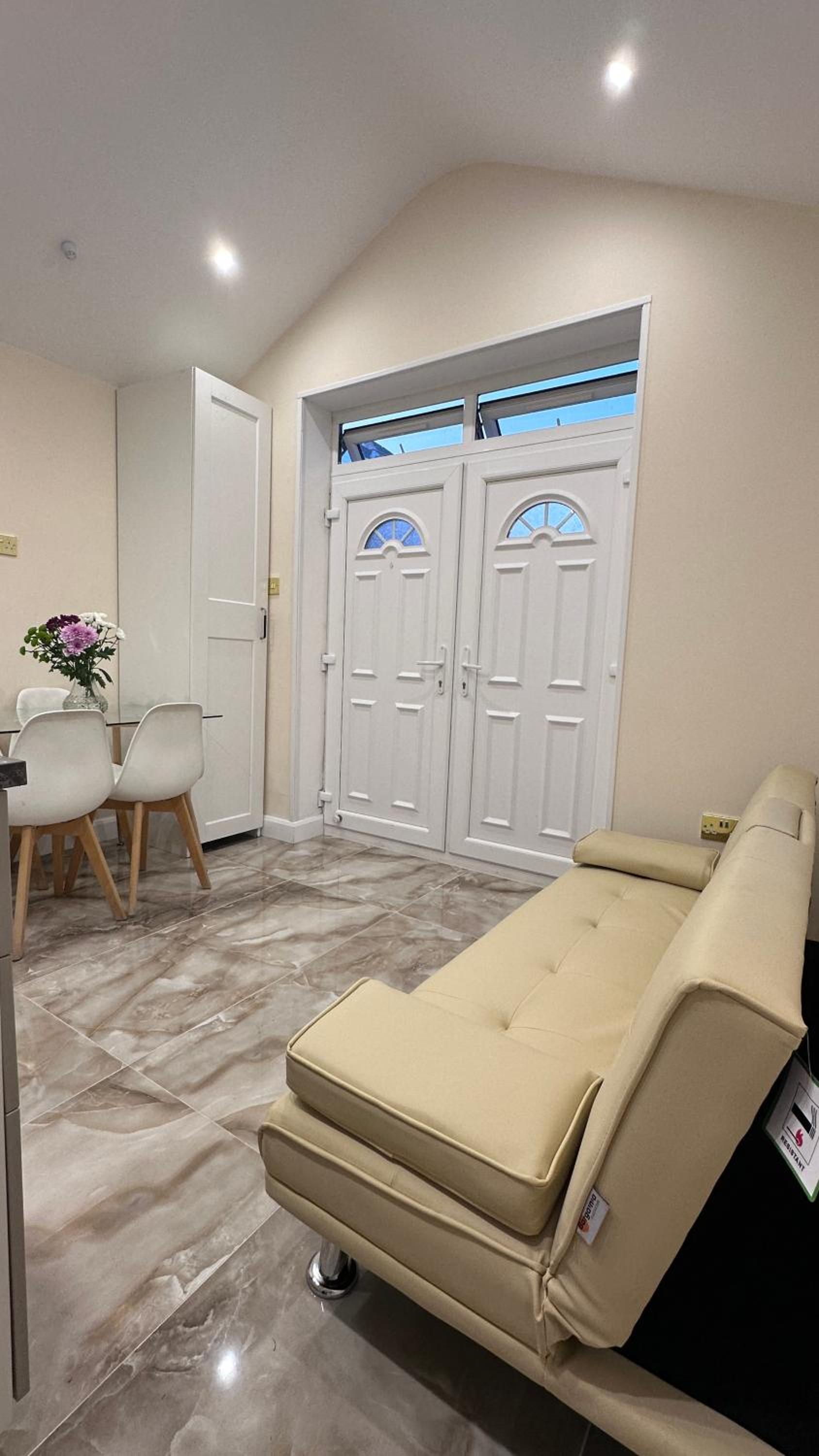 Modern Studio Luxe Heathrow London