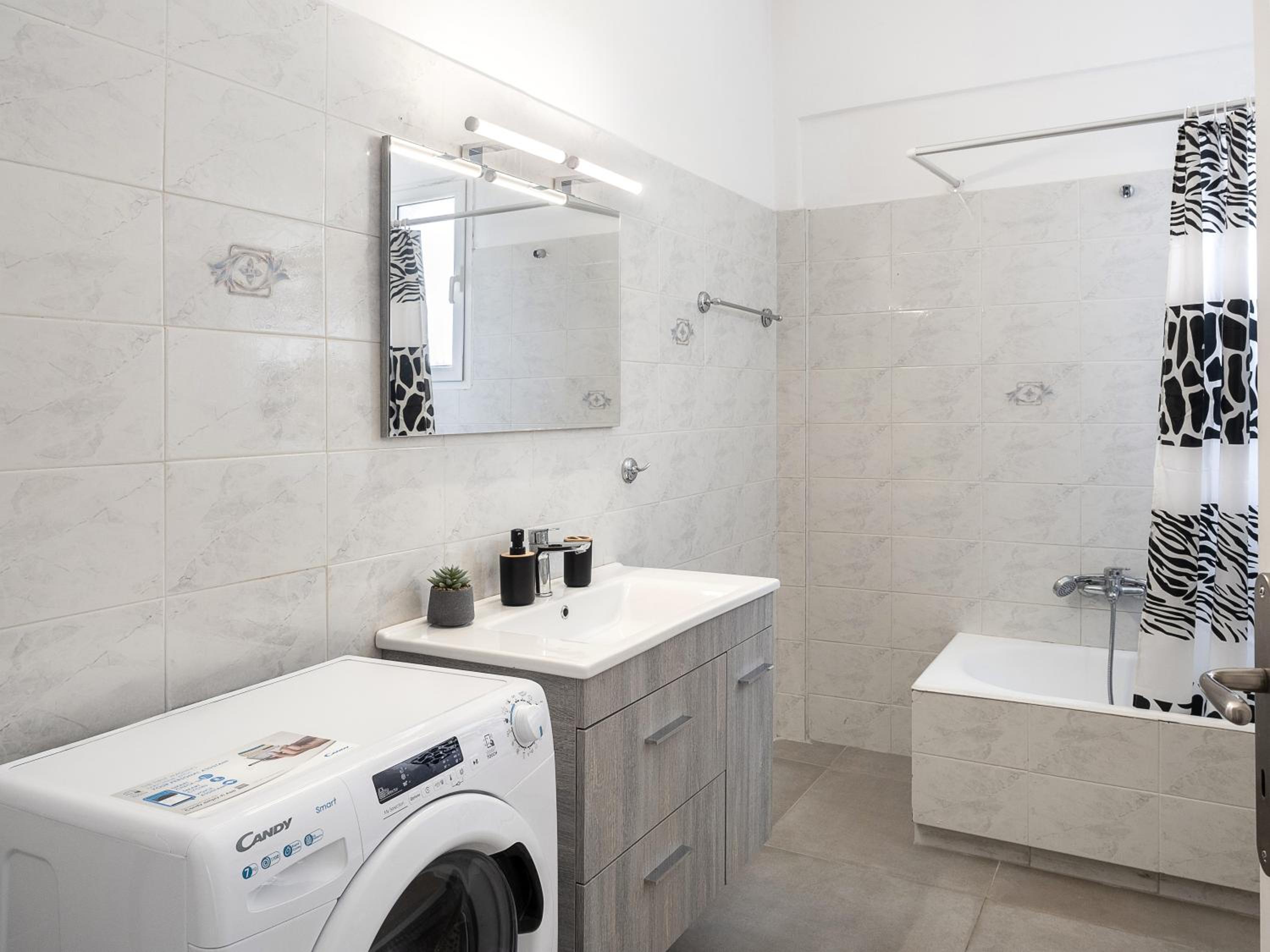 Roof Top Apartment By Athens Airport