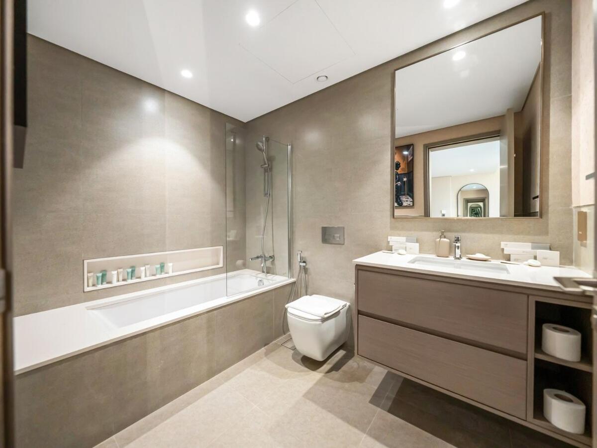 51st Floor Sea and Skyline Views LUXE 1BR