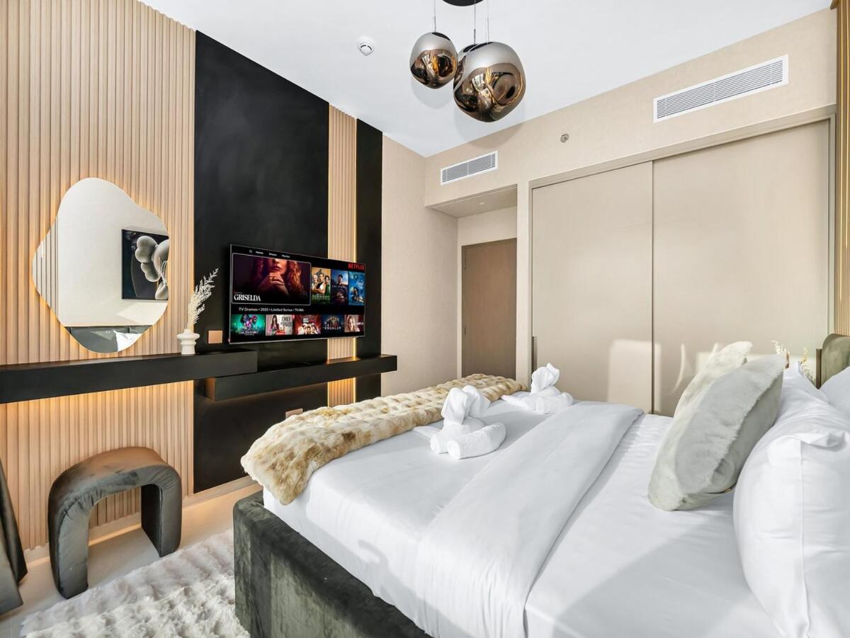 51st Floor Sea and Skyline Views LUXE 1BR