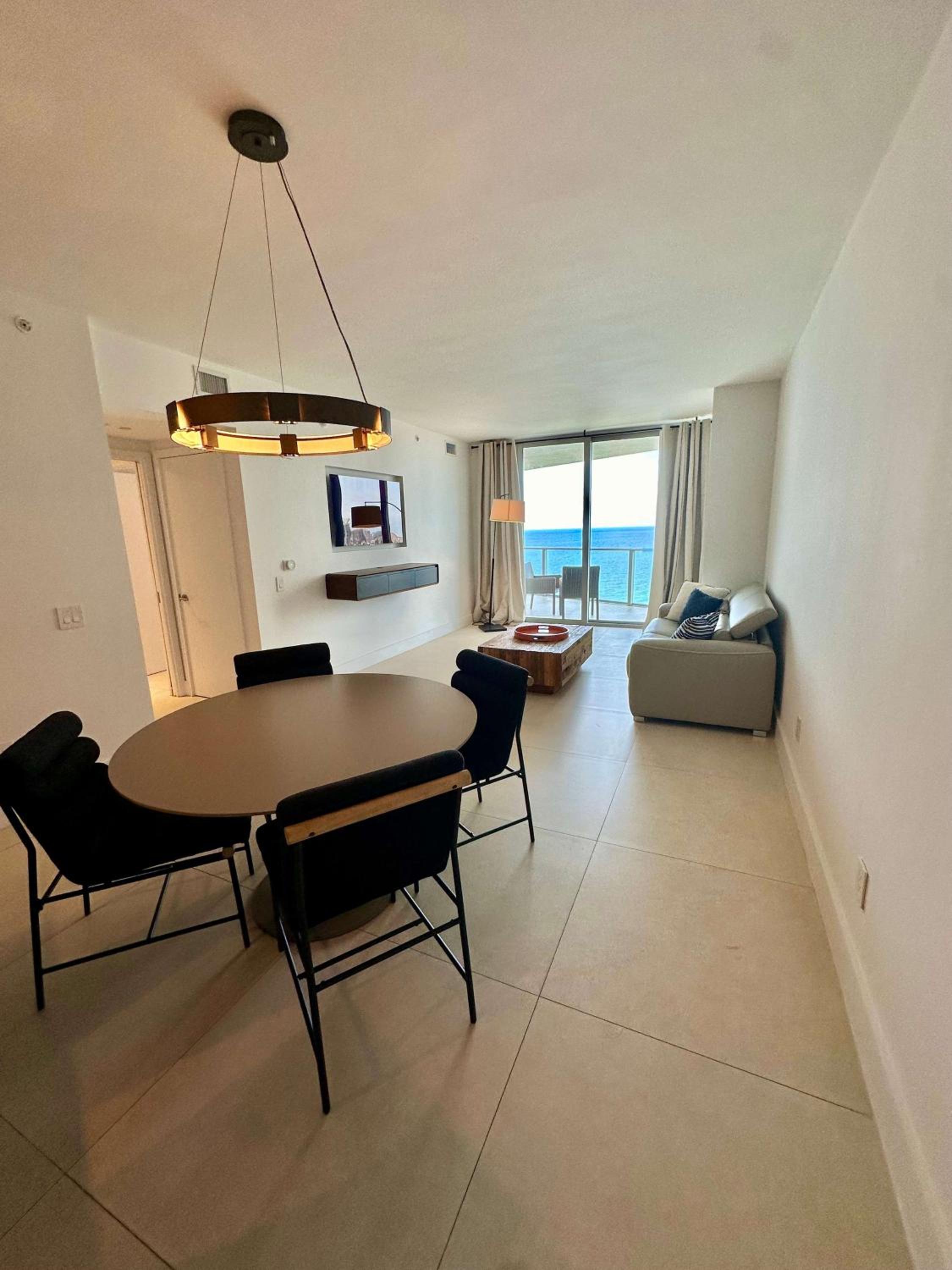 Cosy 1 Bedroom Breathtaking Ocean Views at LYFE Resort