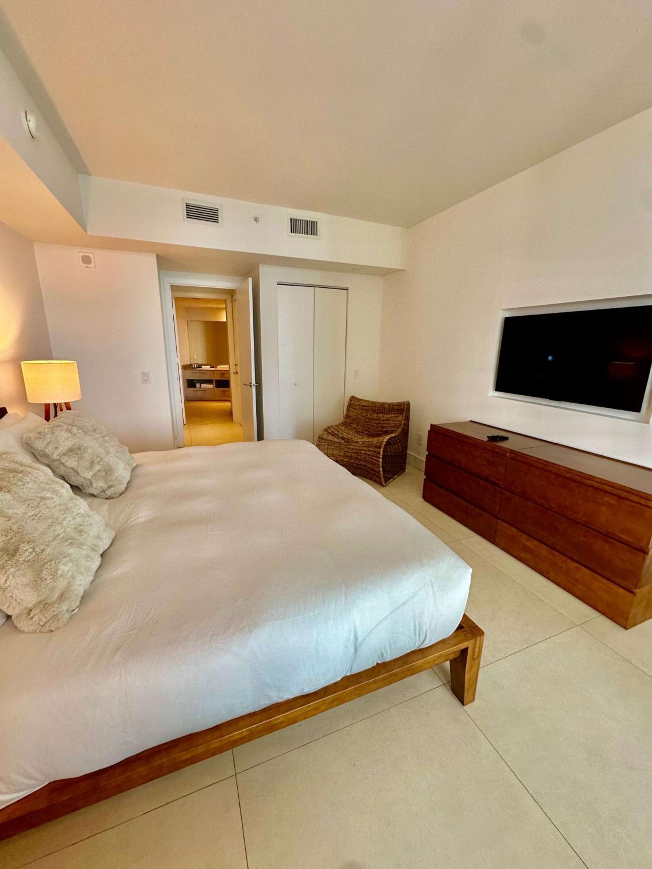 Cosy 1 Bedroom Breathtaking Ocean Views at LYFE Resort