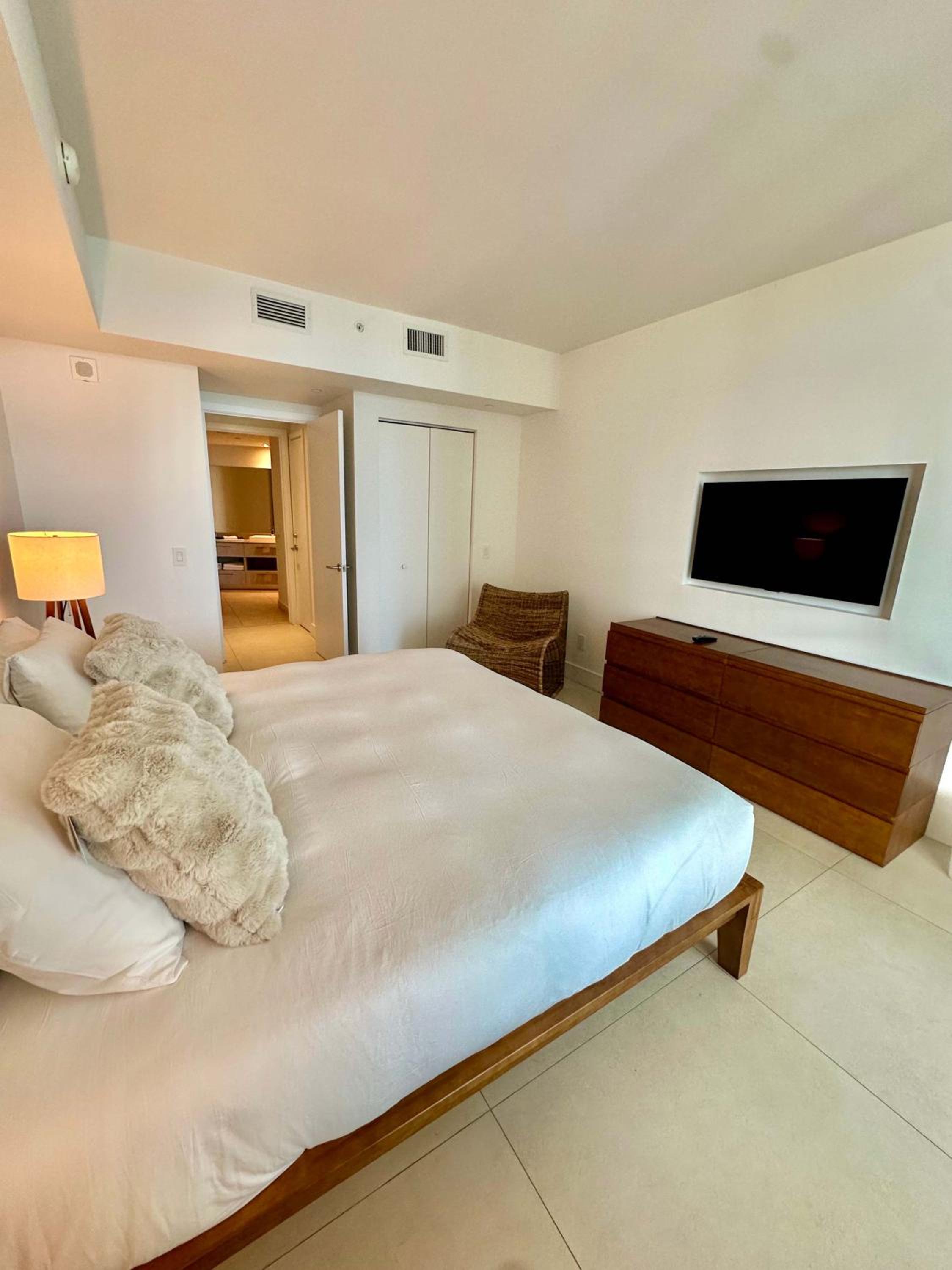 Cosy 1 Bedroom Breathtaking Ocean Views at LYFE Resort