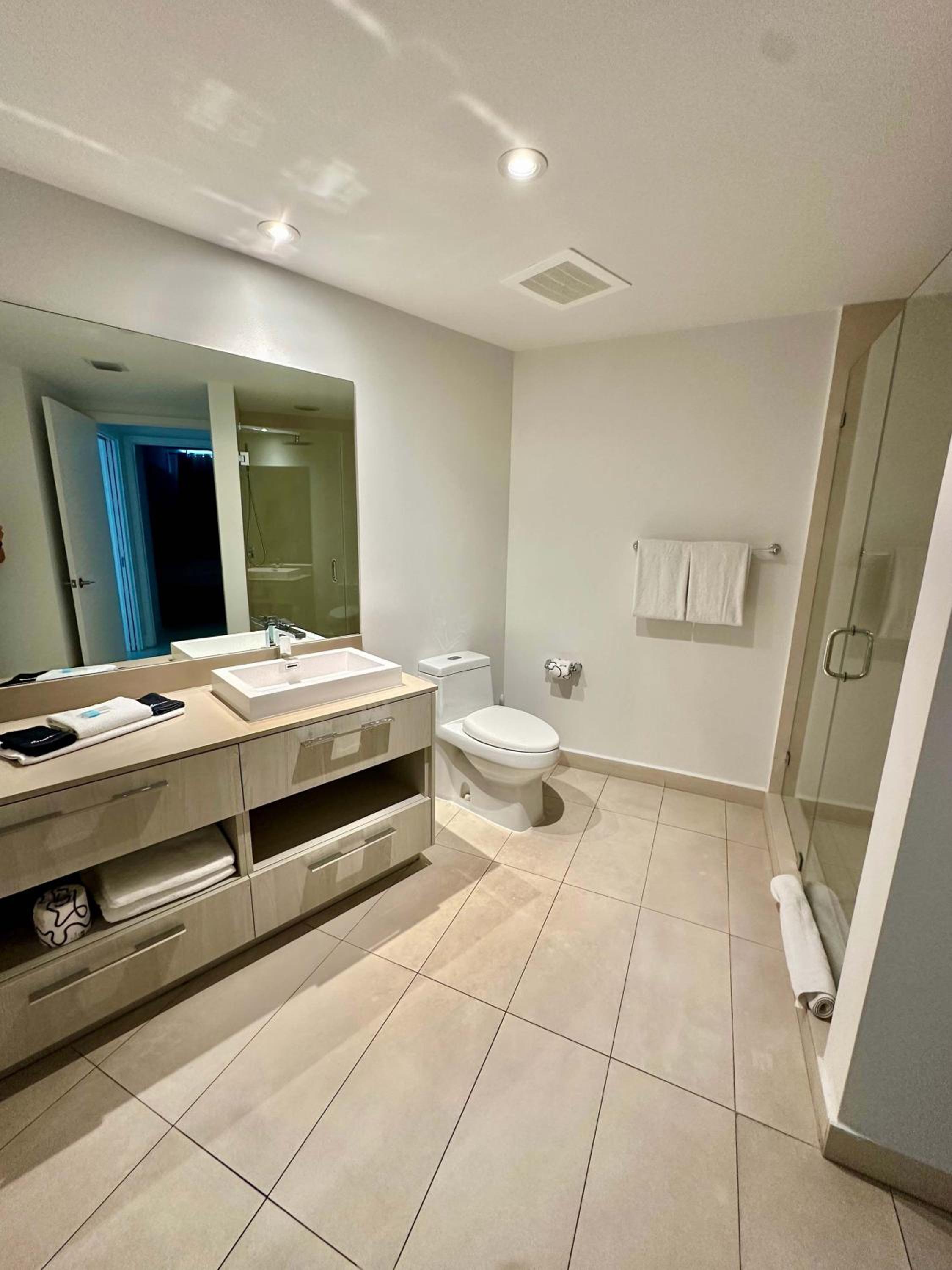 Cosy 1 Bedroom Breathtaking Ocean Views at LYFE Resort