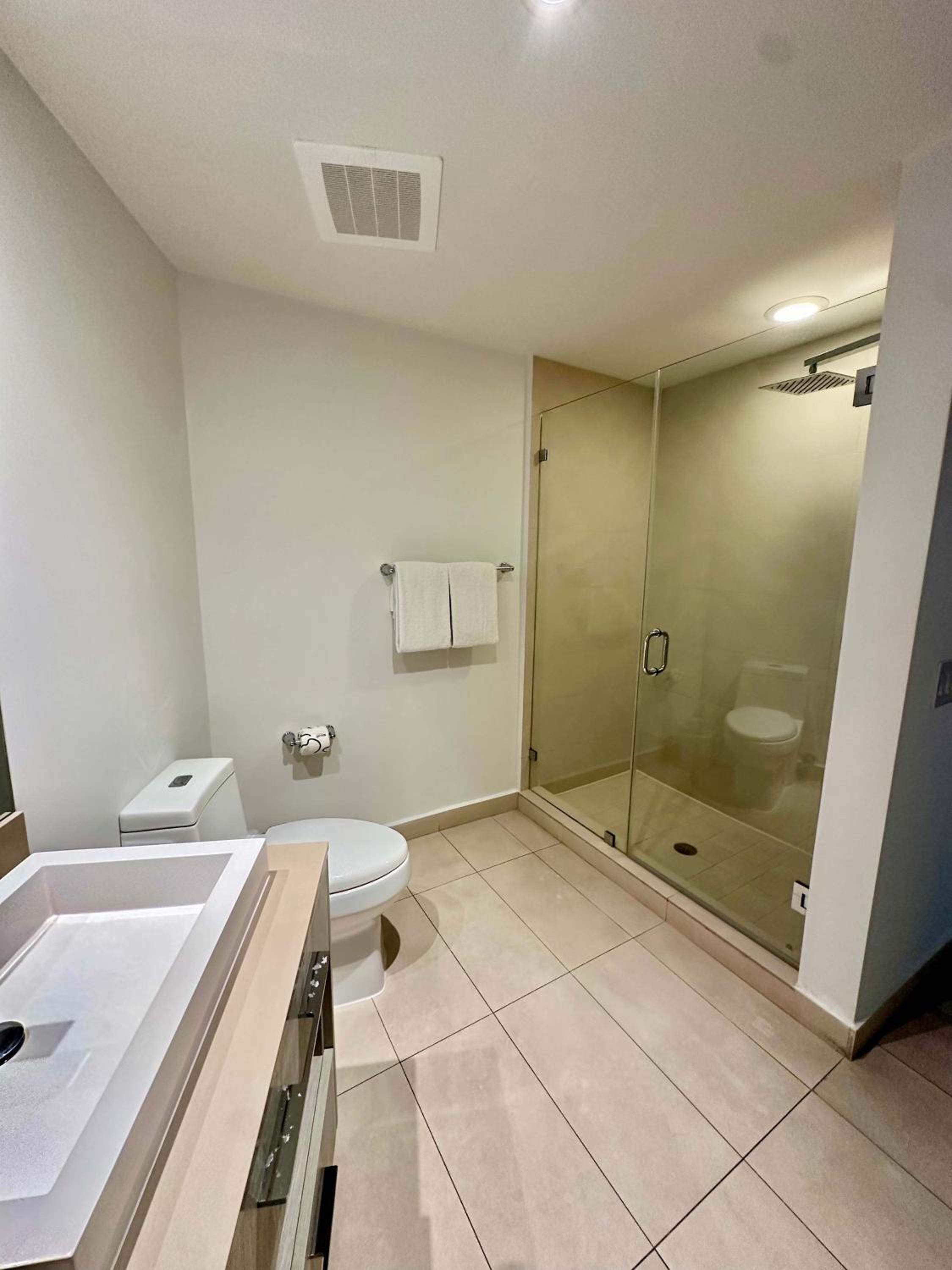 Cosy 1 Bedroom Breathtaking Ocean Views at LYFE Resort