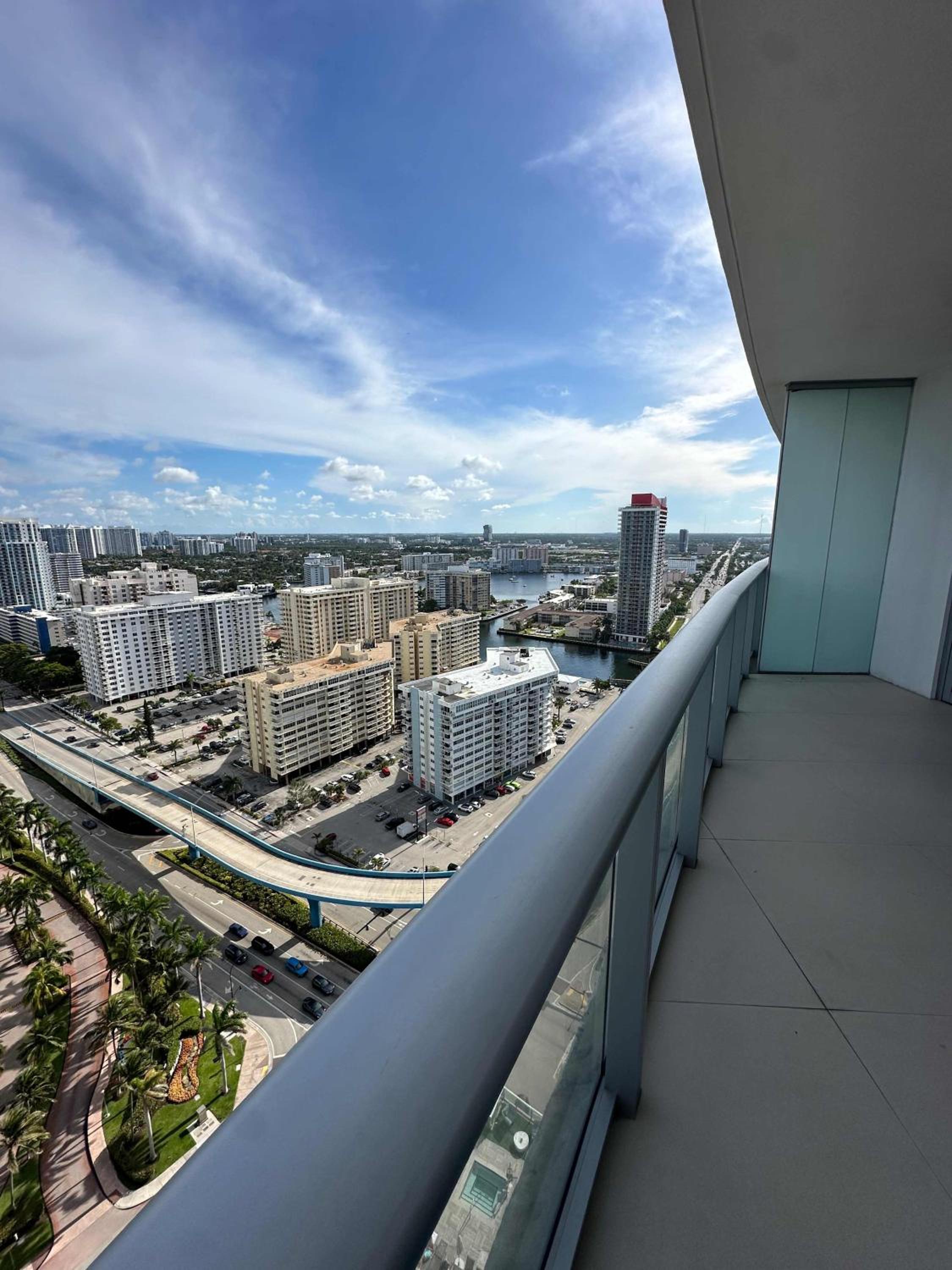 Cosy 1 Bedroom Breathtaking Ocean Views at LYFE Resort